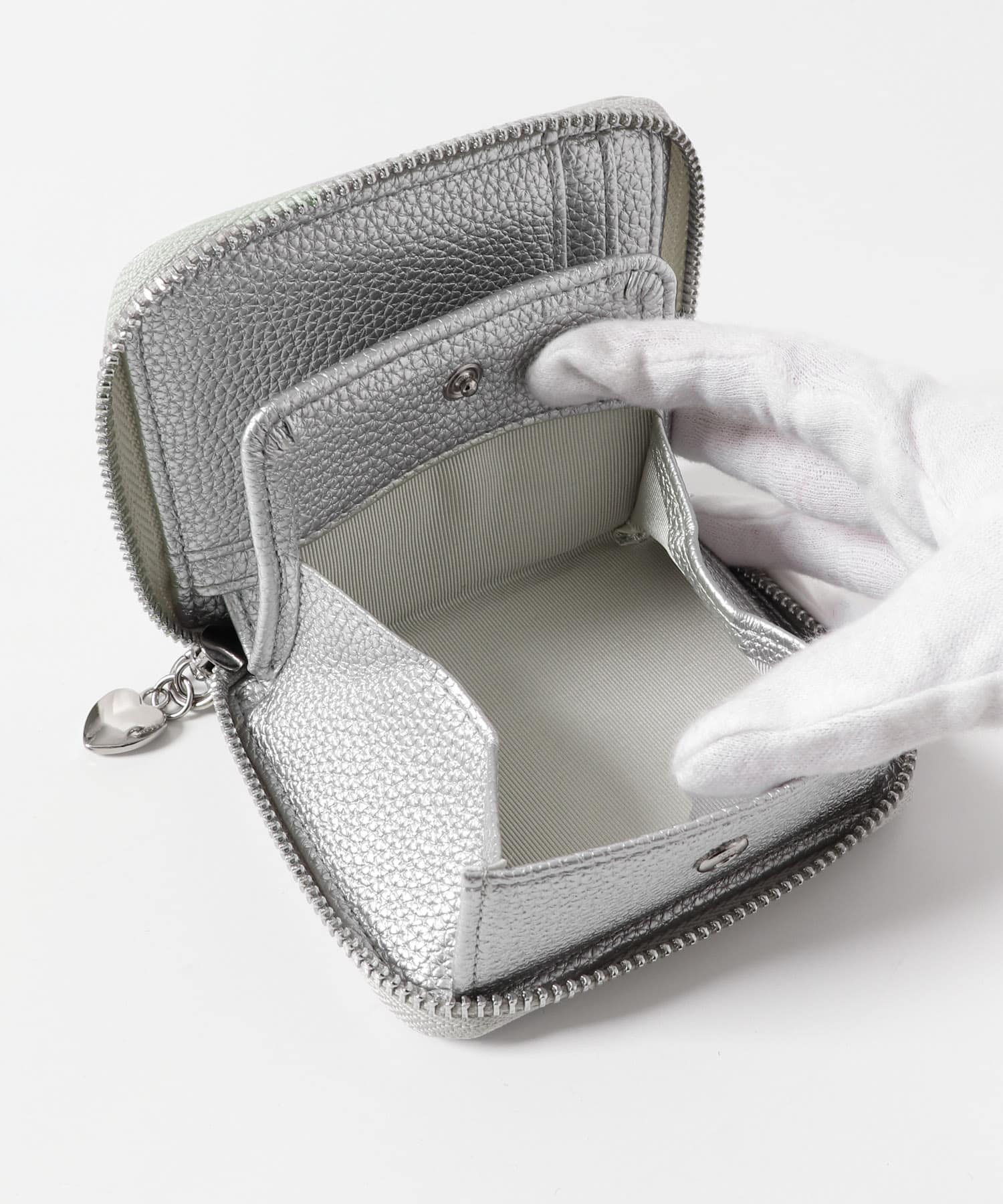 ハートスタッズ二つ折りミニ財布 SILVER one