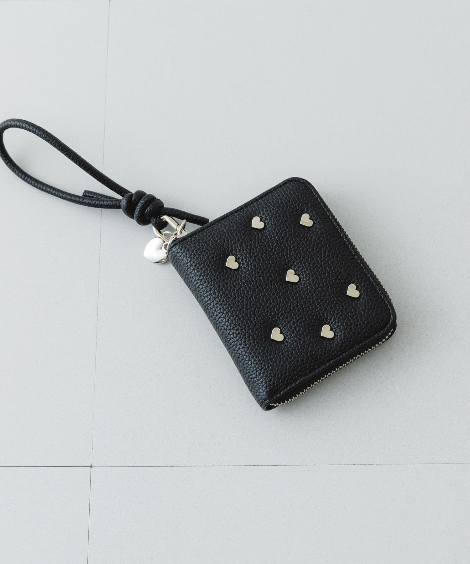 ハートスタッズ二つ折りミニ財布 BLACK one