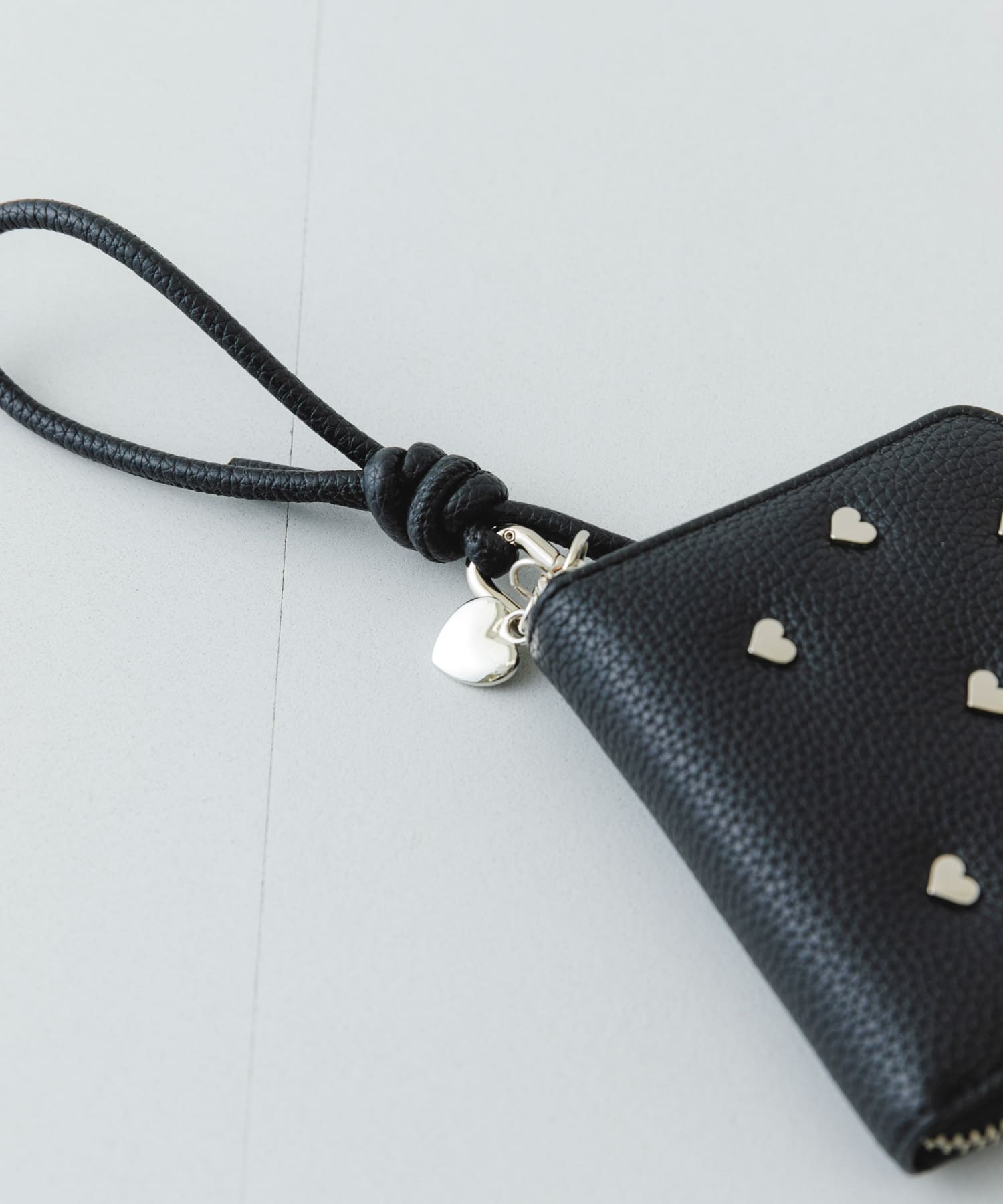 ハートスタッズ二つ折りミニ財布 BLACK one