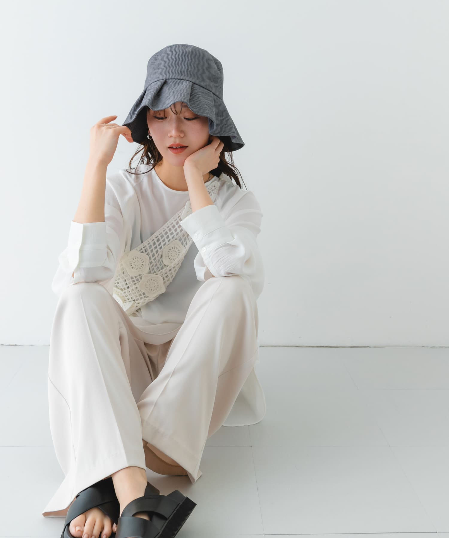 ファブリックギャザーハット CHARCOAL FREE