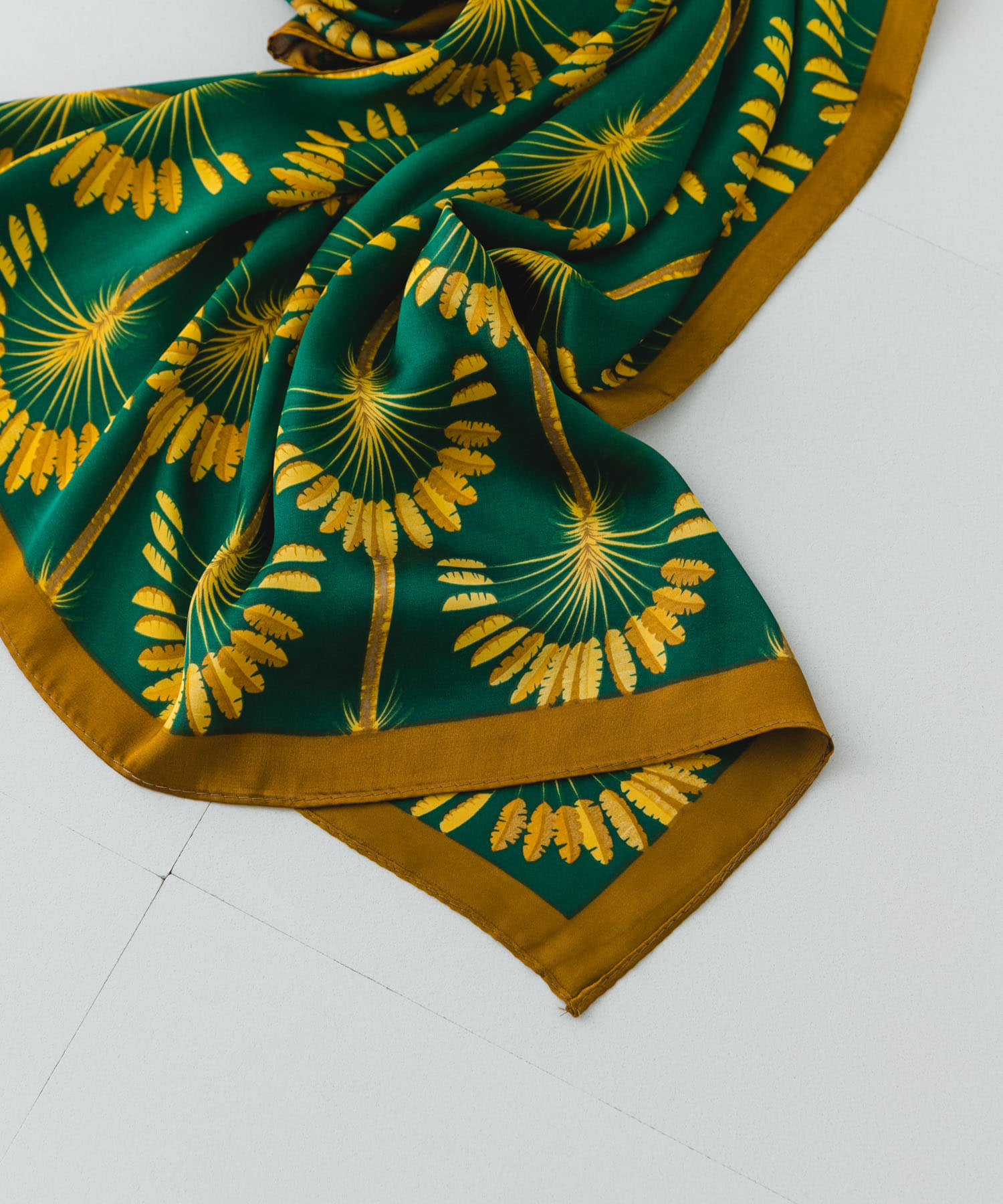 アソート柄スカーフ(one GREEN): ファッション雑貨｜URBAN