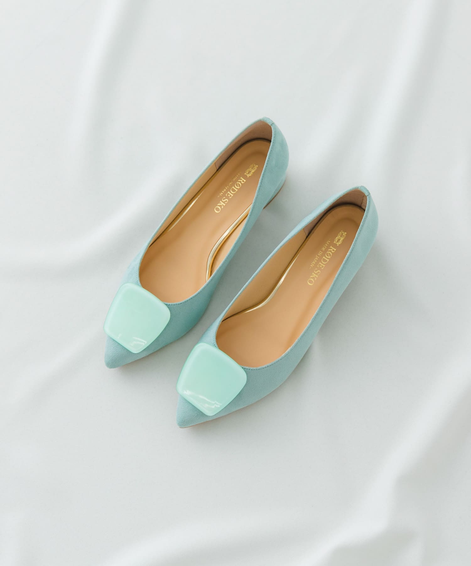 『MADE IN JAPAN』 3センチクリアバックルパンプス