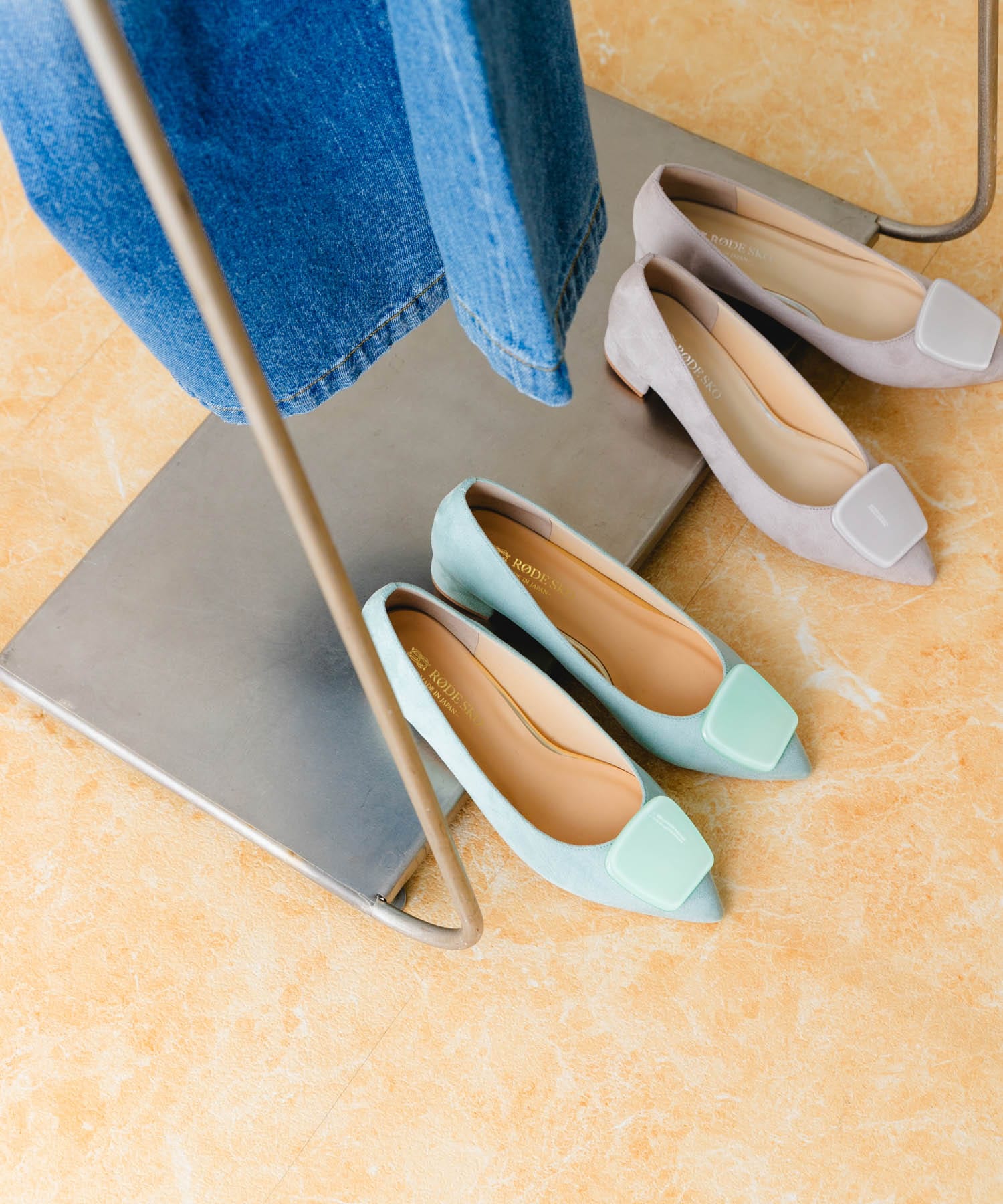 『MADE IN JAPAN』 3センチクリアバックルパンプス LIGHT GRAY 37