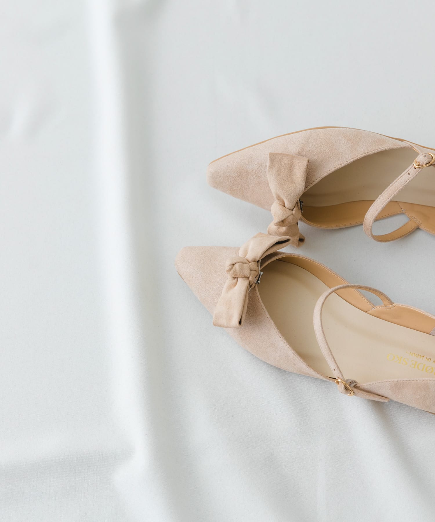 『WEB/一部店舗限定カラー』『MADE IN JAPAN』マルチWAYリボンパンプス MILK 36