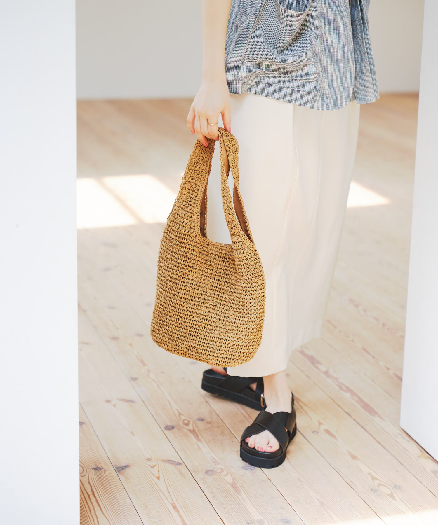 コマ編みペーパートートバッグ CAMEL one