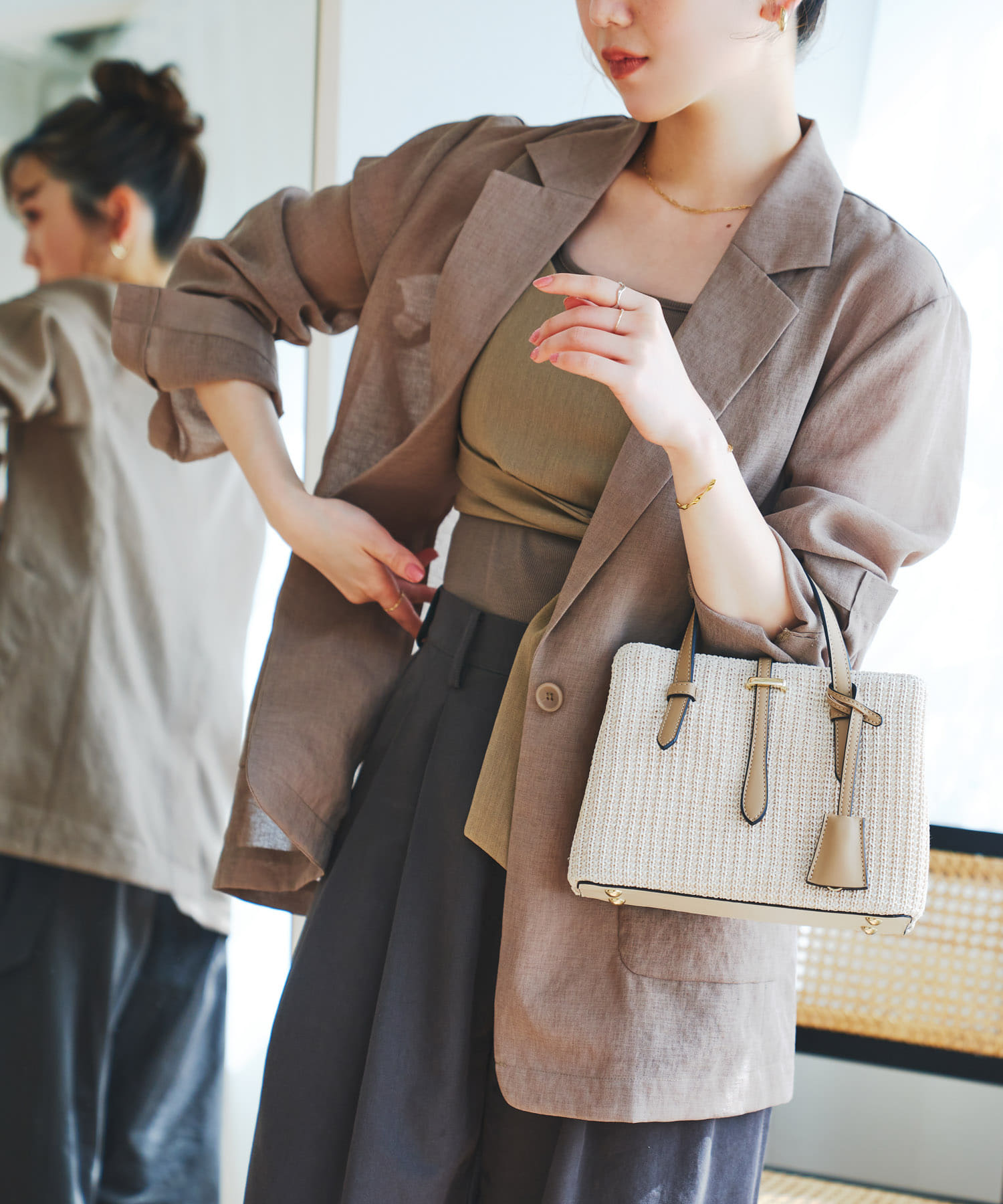 チャーム付メッシュミニバッグ IVORY one