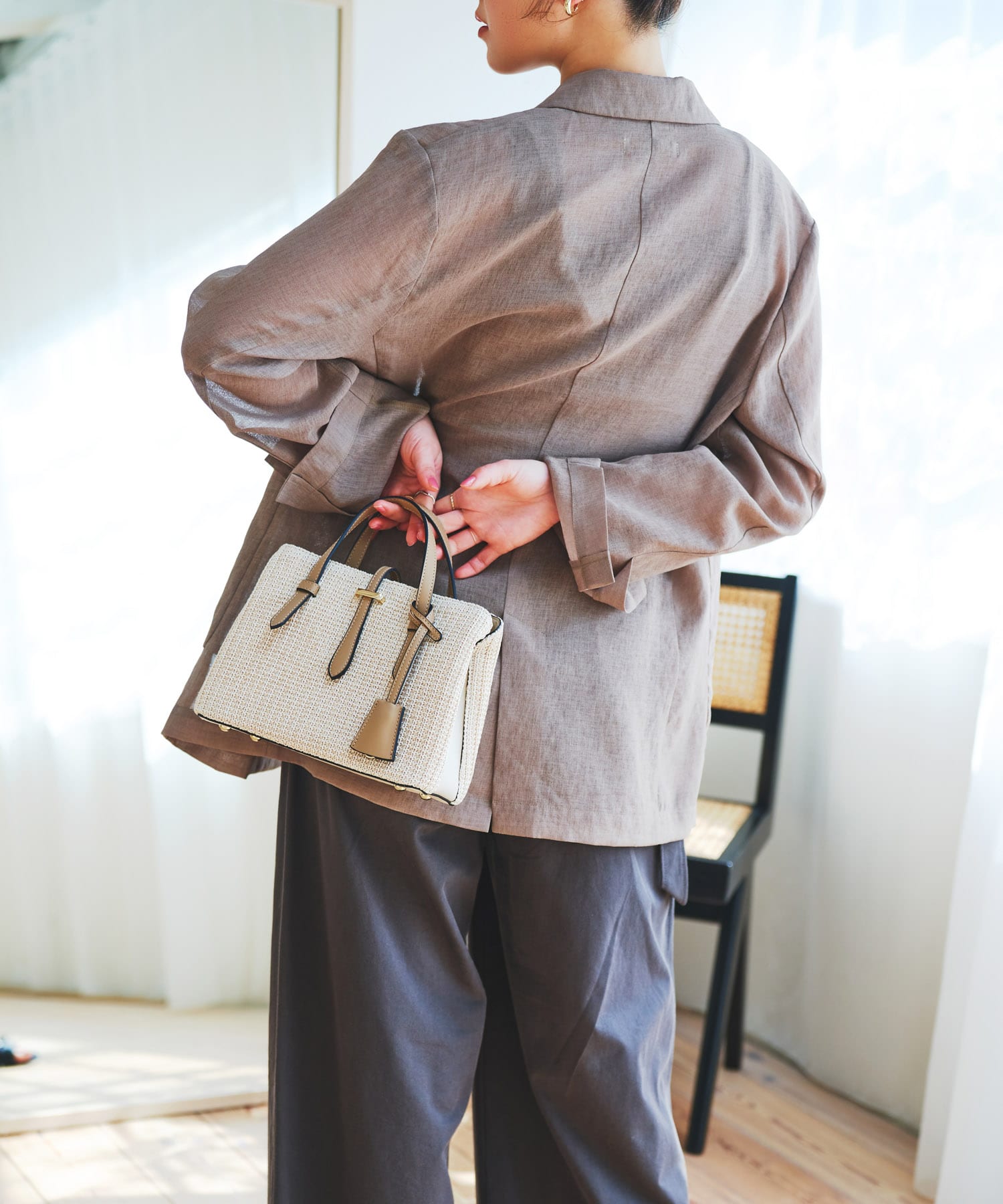 チャーム付メッシュミニバッグ IVORY one