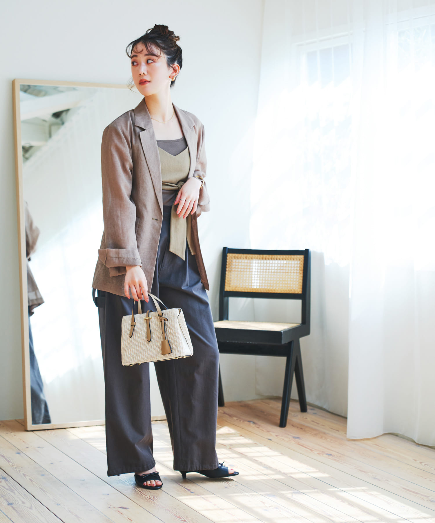 チャーム付メッシュミニバッグ IVORY one