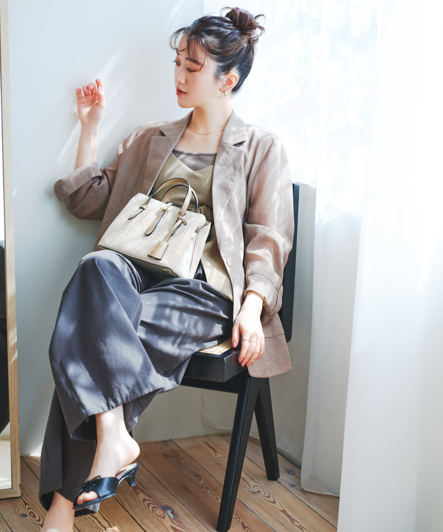 チャーム付メッシュミニバッグ IVORY one