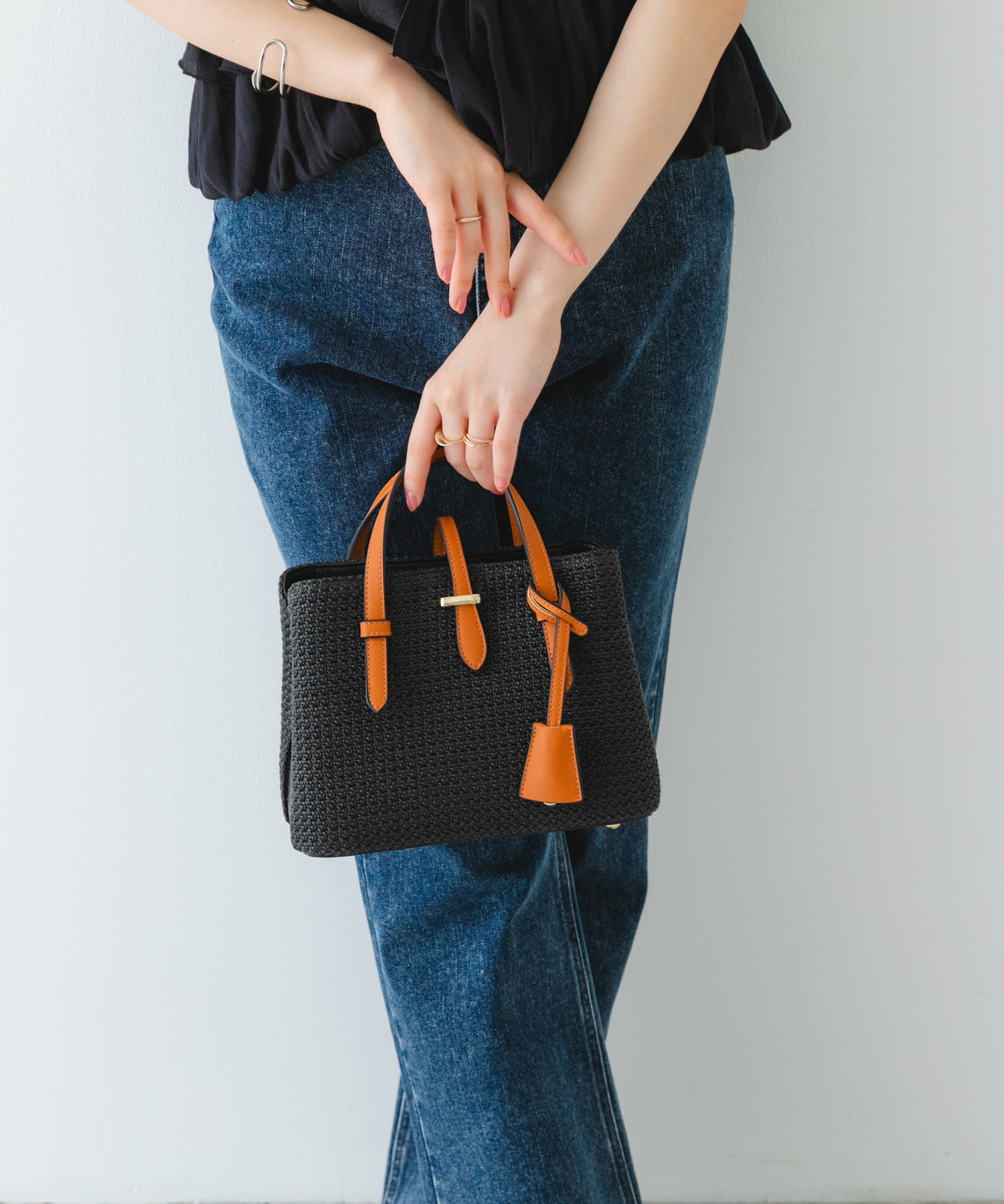 チャーム付メッシュミニバッグ BLACK one
