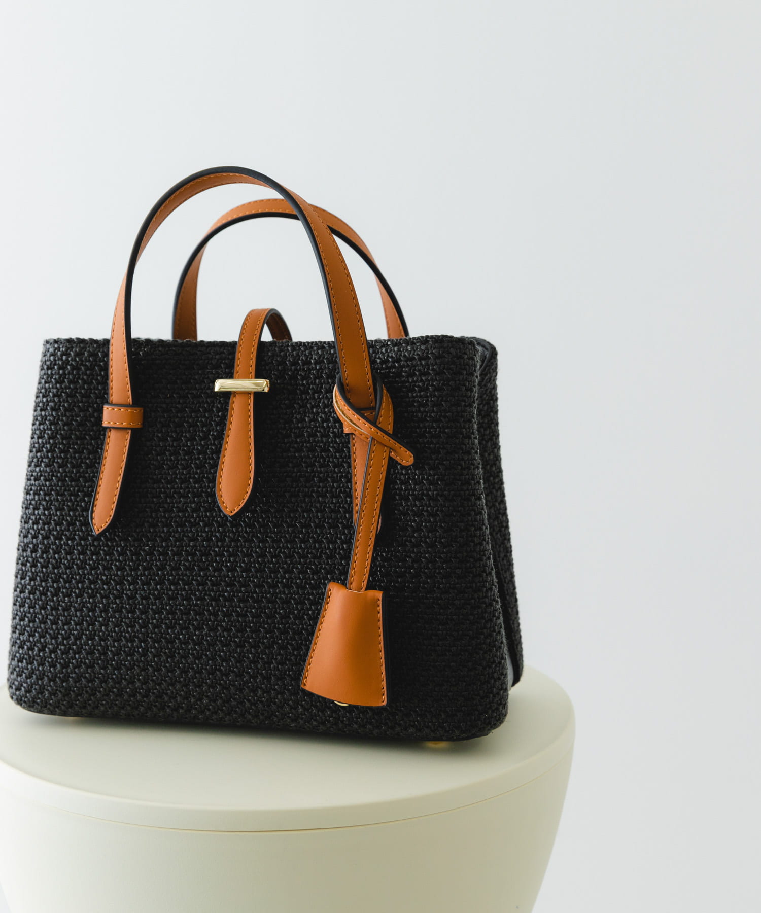 チャーム付メッシュミニバッグ BLACK one