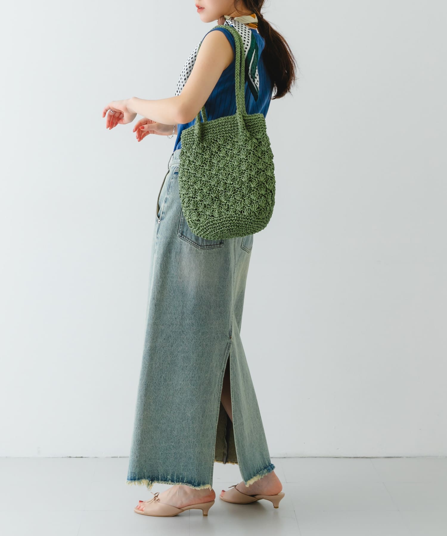 GREEN