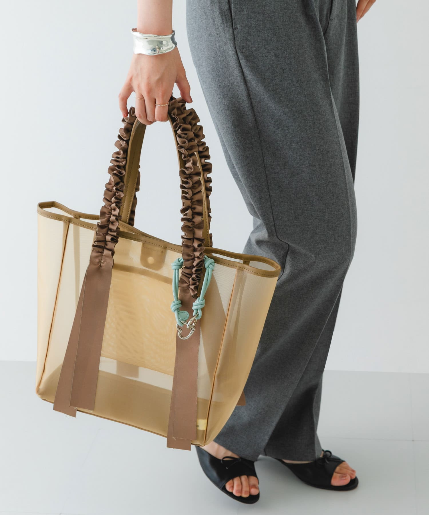 フリルハンドルシアーバッグ BEIGE one