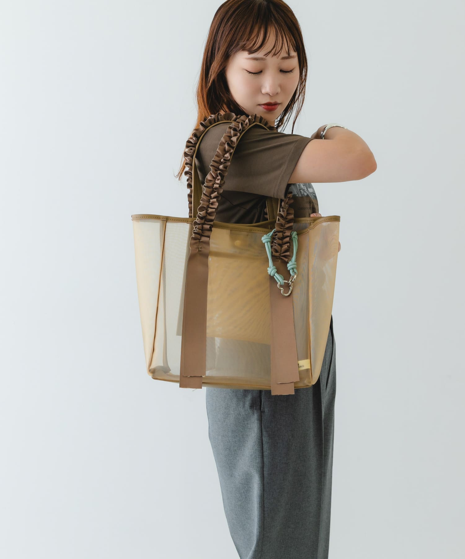 フリルハンドルシアーバッグ BEIGE one