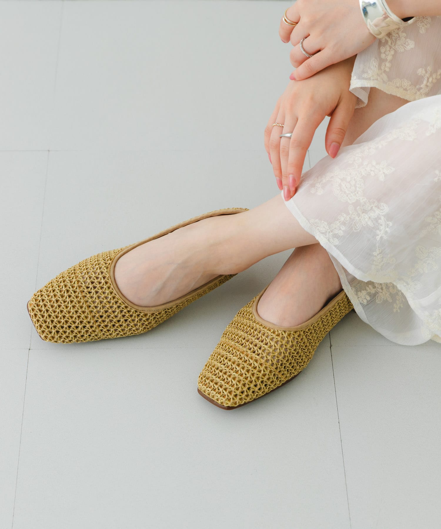 BEIGE