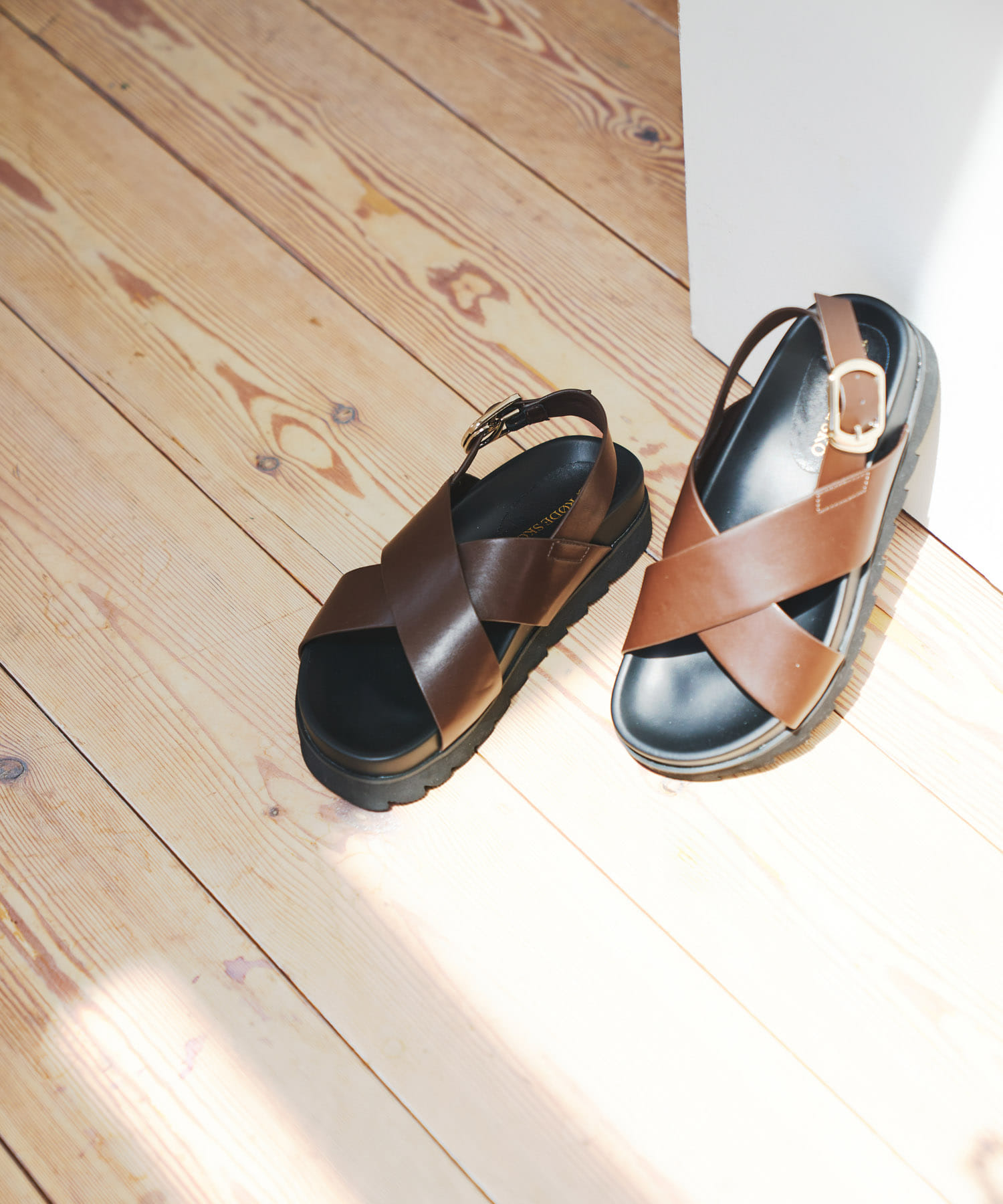 フットベッドクロスサンダル BROWN 36