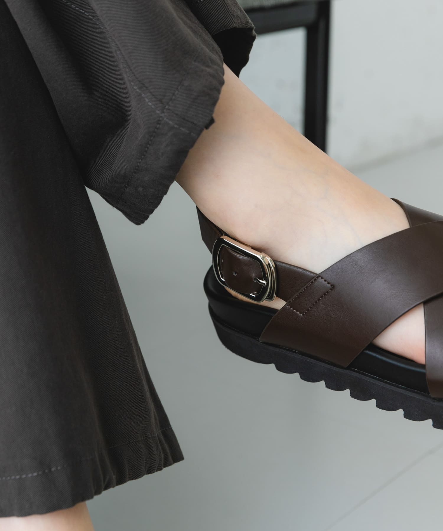 フットベッドクロスサンダル BROWN 36