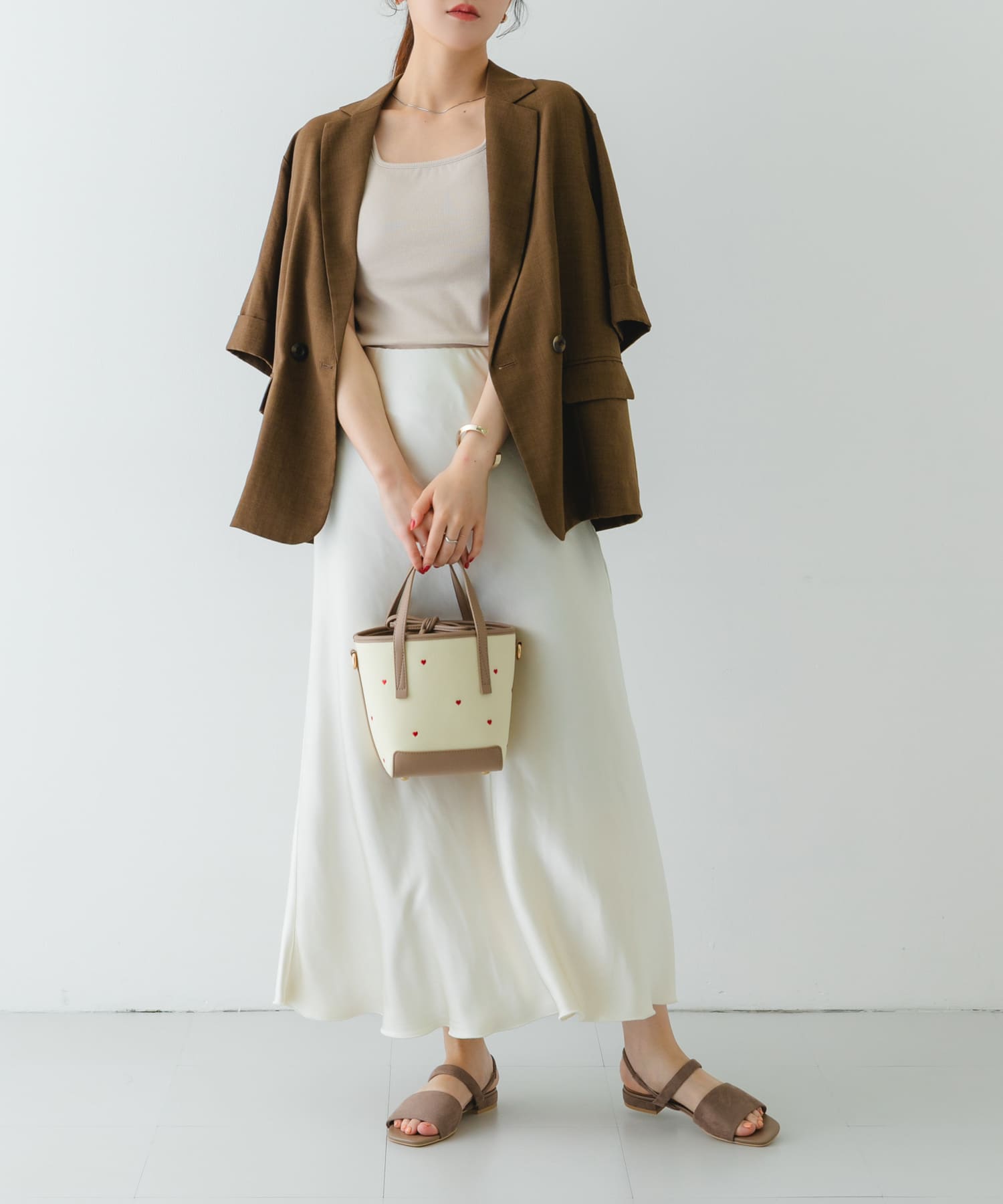 『WEB/一部店舗限定カラー』刺繍バケツバッグ BEIGExRED one