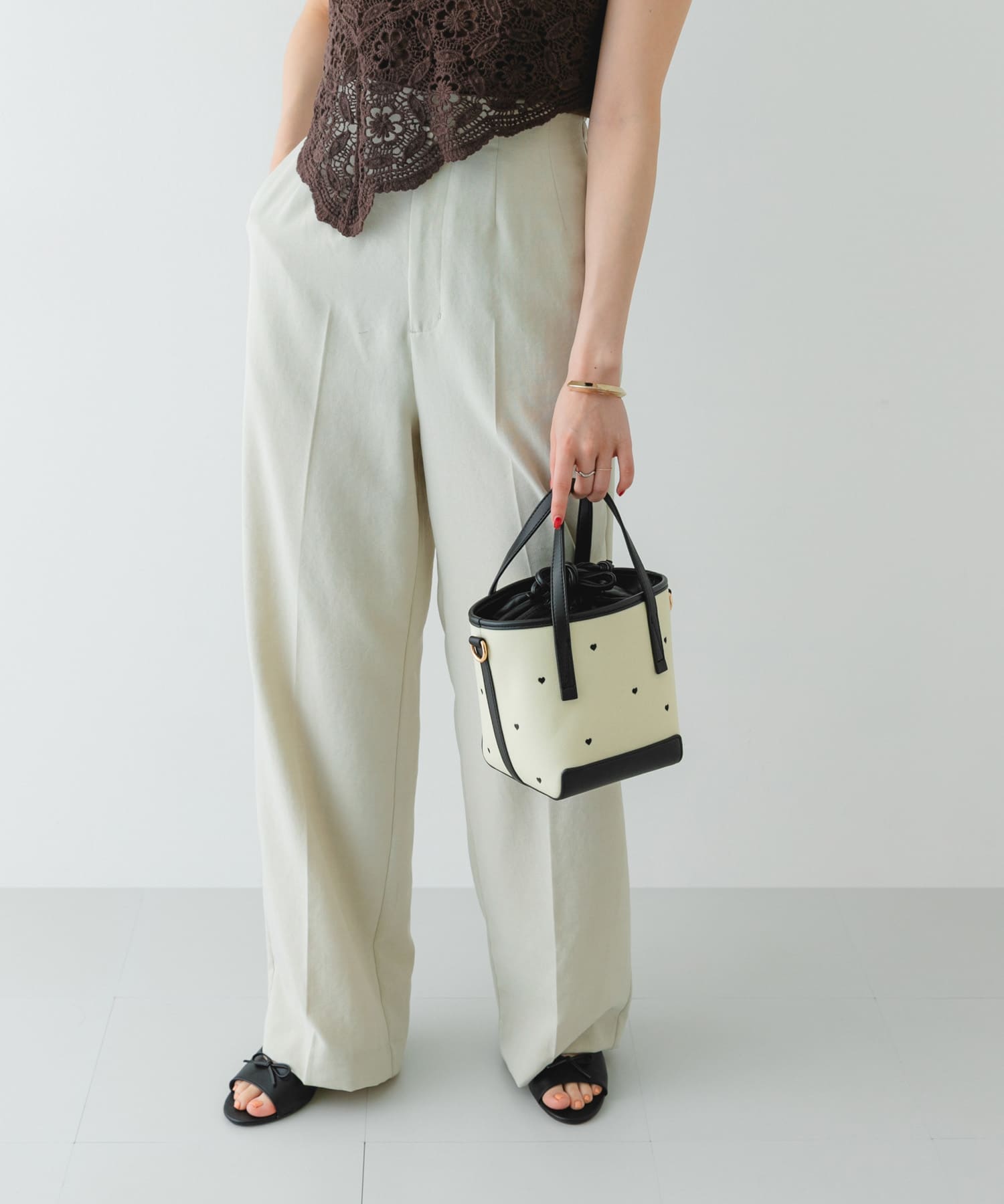 『WEB/一部店舗限定カラー』刺繍バケツバッグ BLACK one