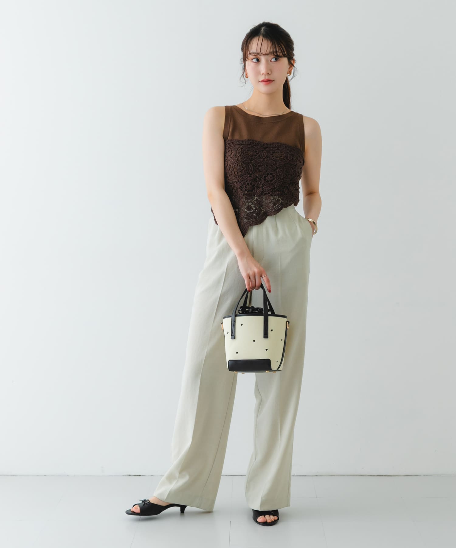 『WEB/一部店舗限定カラー』刺繍バケツバッグ BLACK one