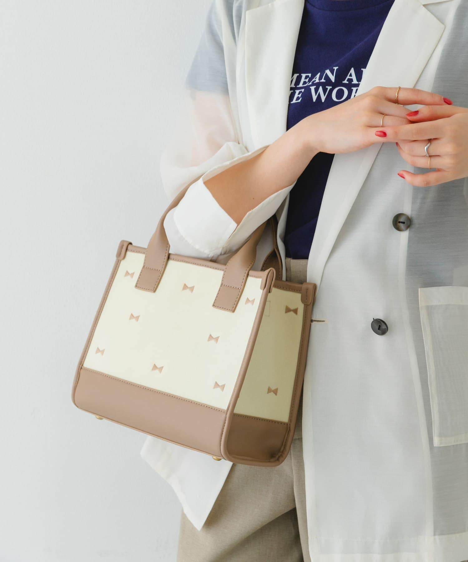 刺繍スクエアバッグ BEIGE one