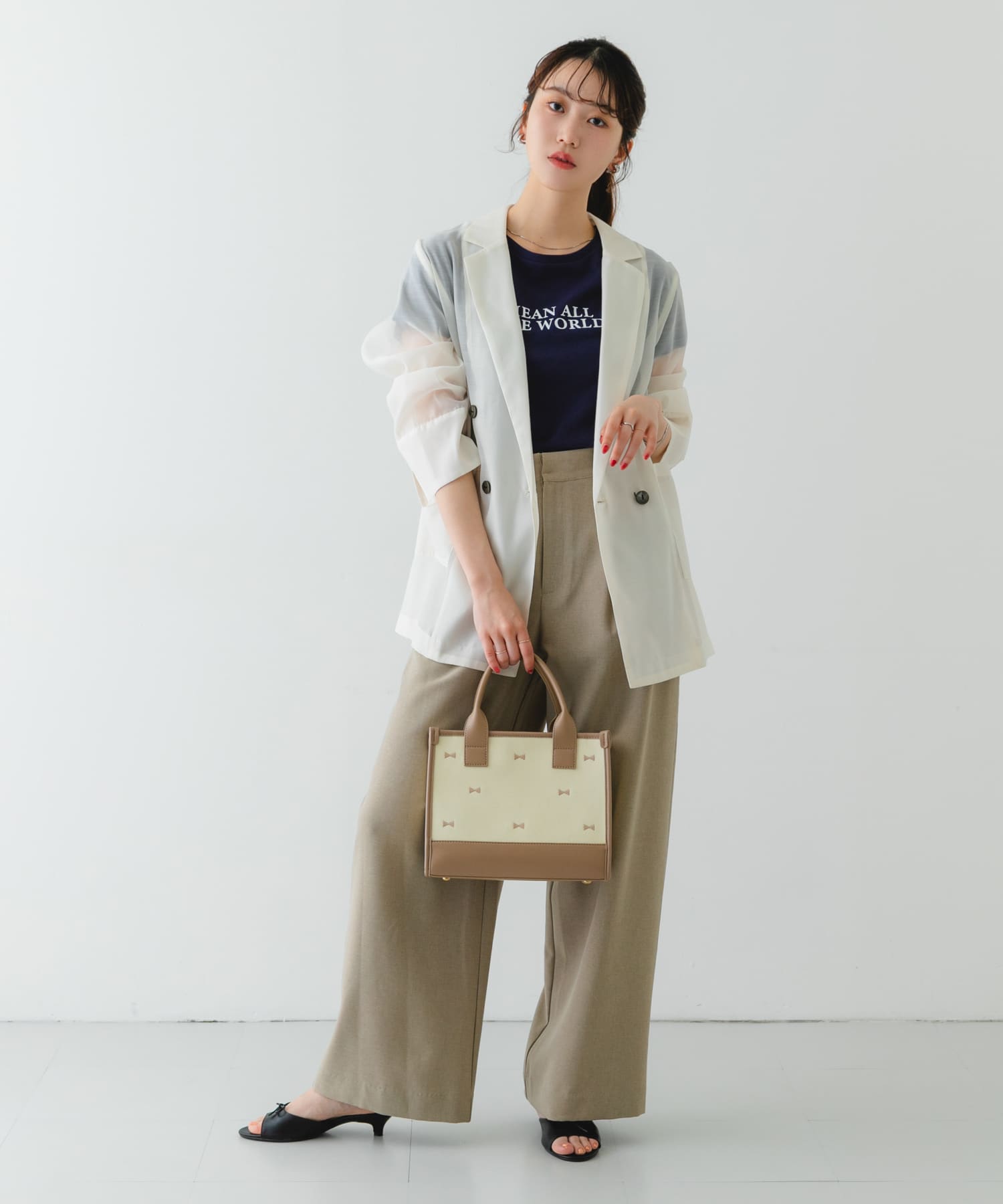刺繍スクエアバッグ BEIGE one