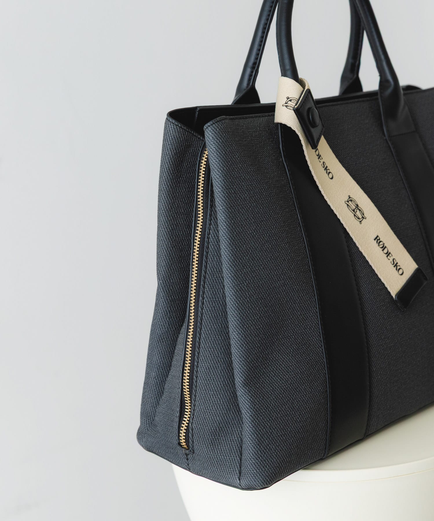 ロゴリボン付A4トートバッグ BLKxBLK one