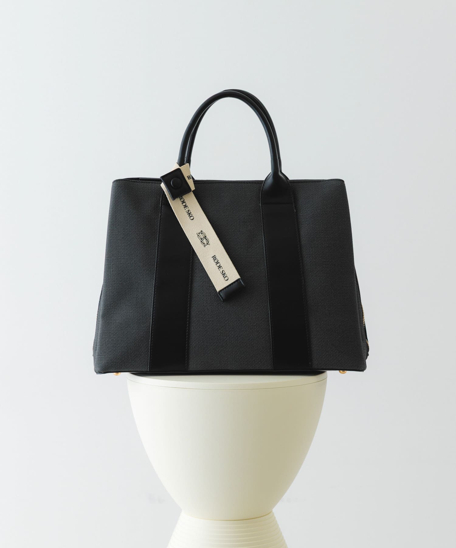 『Lサイズ』ロゴリボン付A4トートバッグ BLKxBLK one