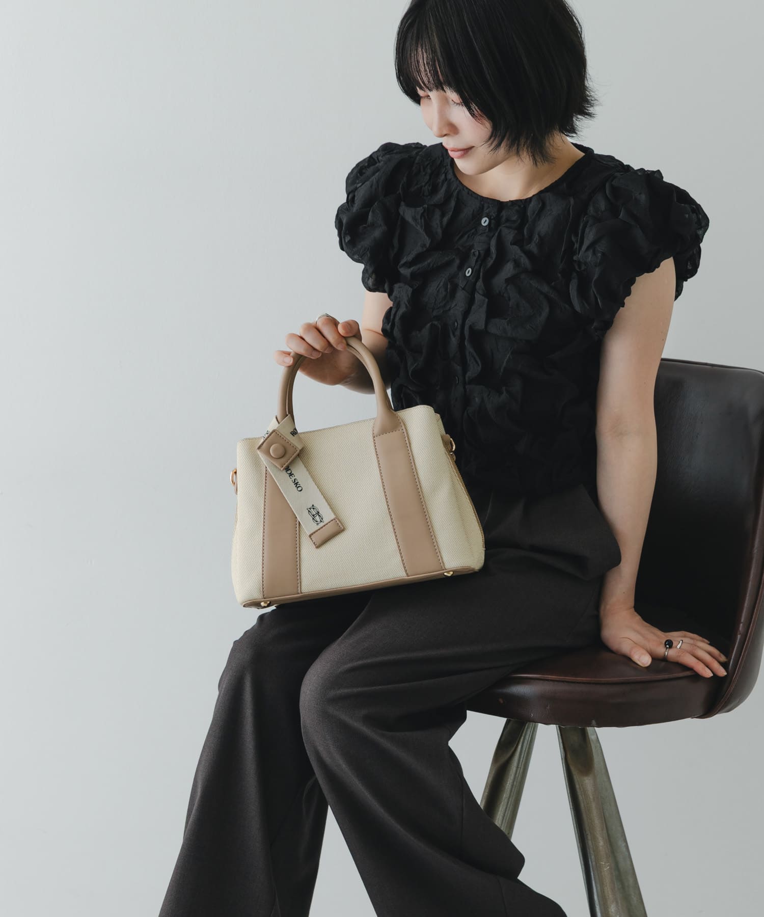 『Mサイズ』ロゴリボン付2WAYハンドバッグ