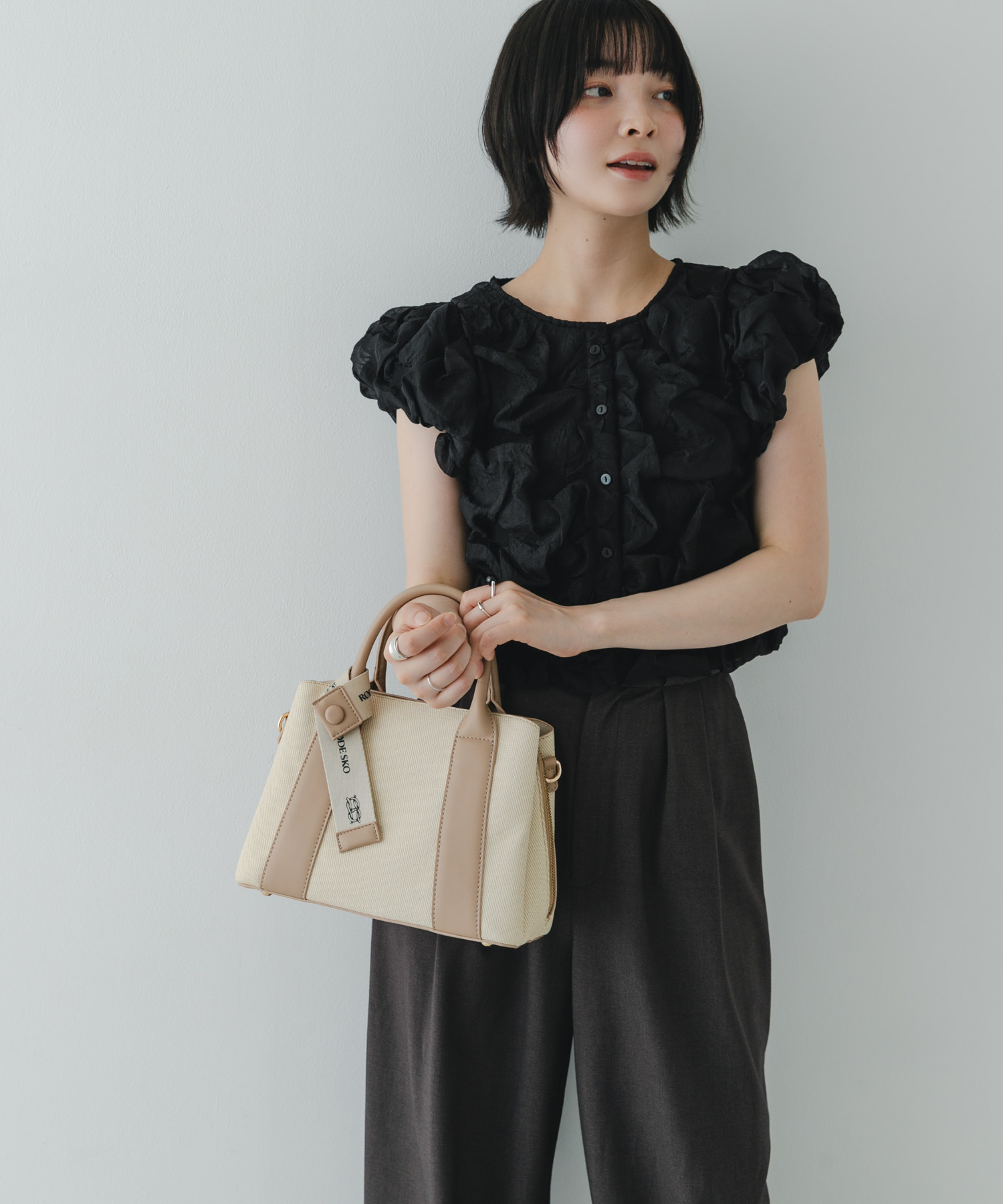『Mサイズ』ロゴリボン付2WAYハンドバッグ IVORYxBEG one