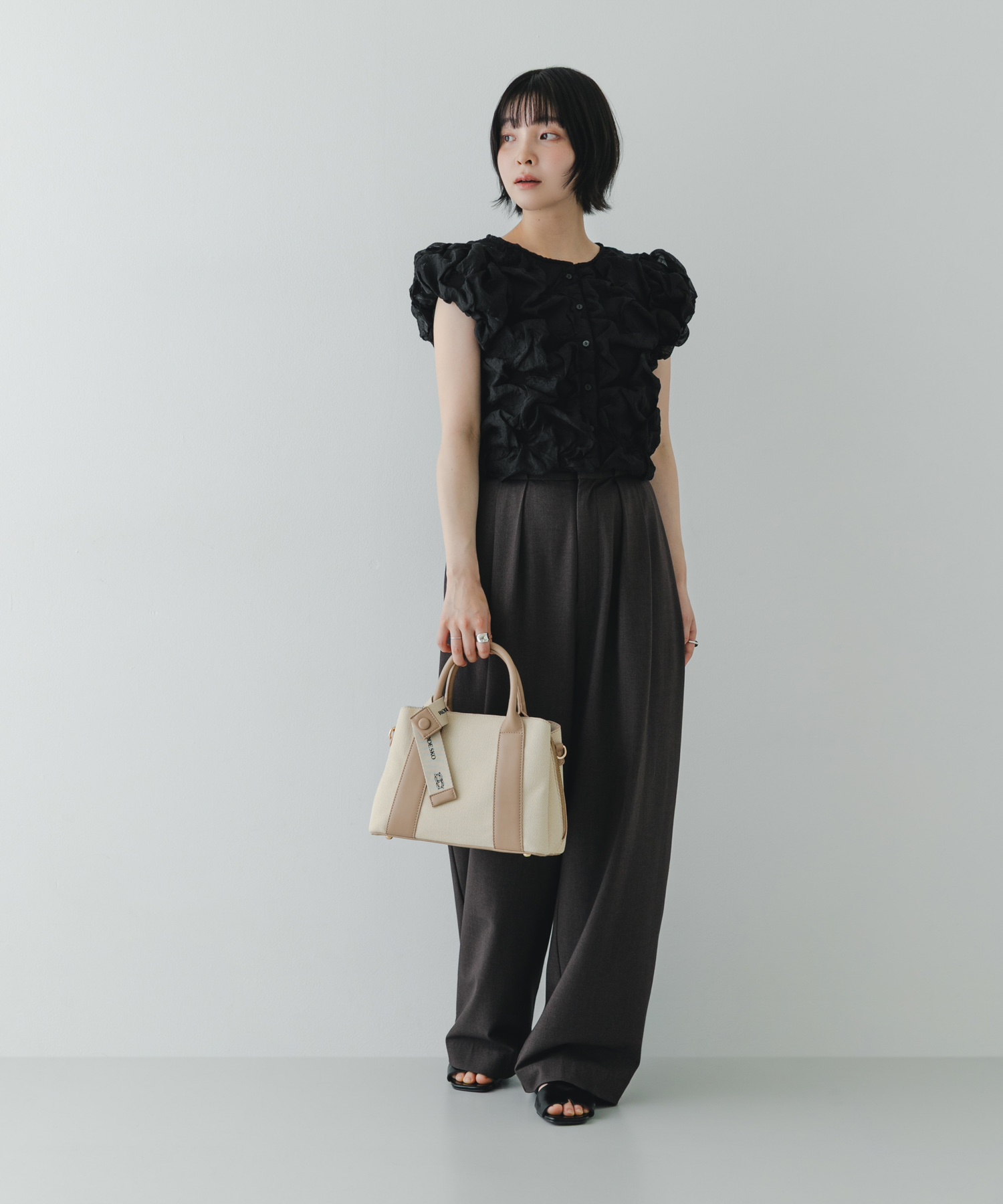 『Mサイズ』ロゴリボン付2WAYハンドバッグ IVORYxBEG one
