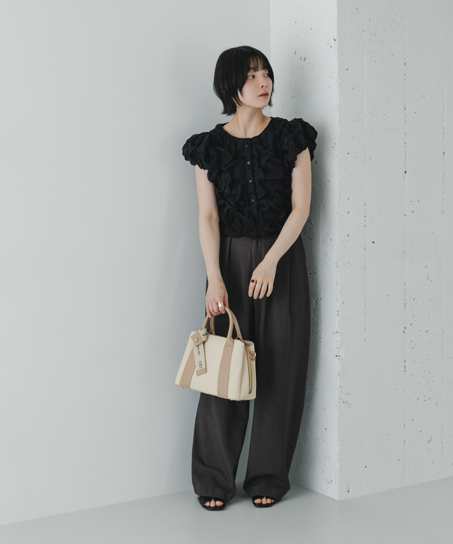 『Mサイズ』ロゴリボン付2WAYハンドバッグ IVORYxBEG one