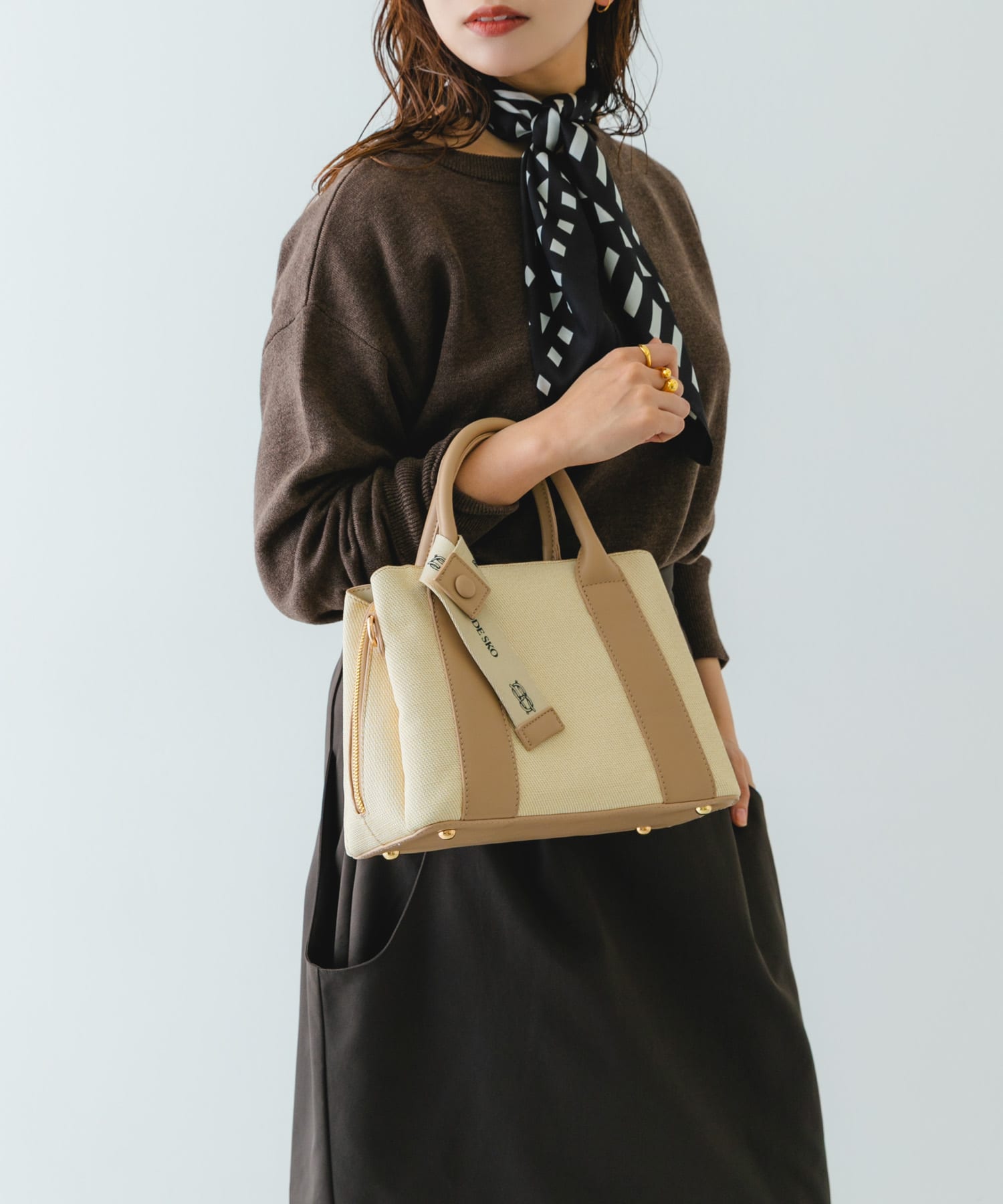 『Mサイズ』ロゴリボン付2WAYハンドバッグ IVORYxBEG one