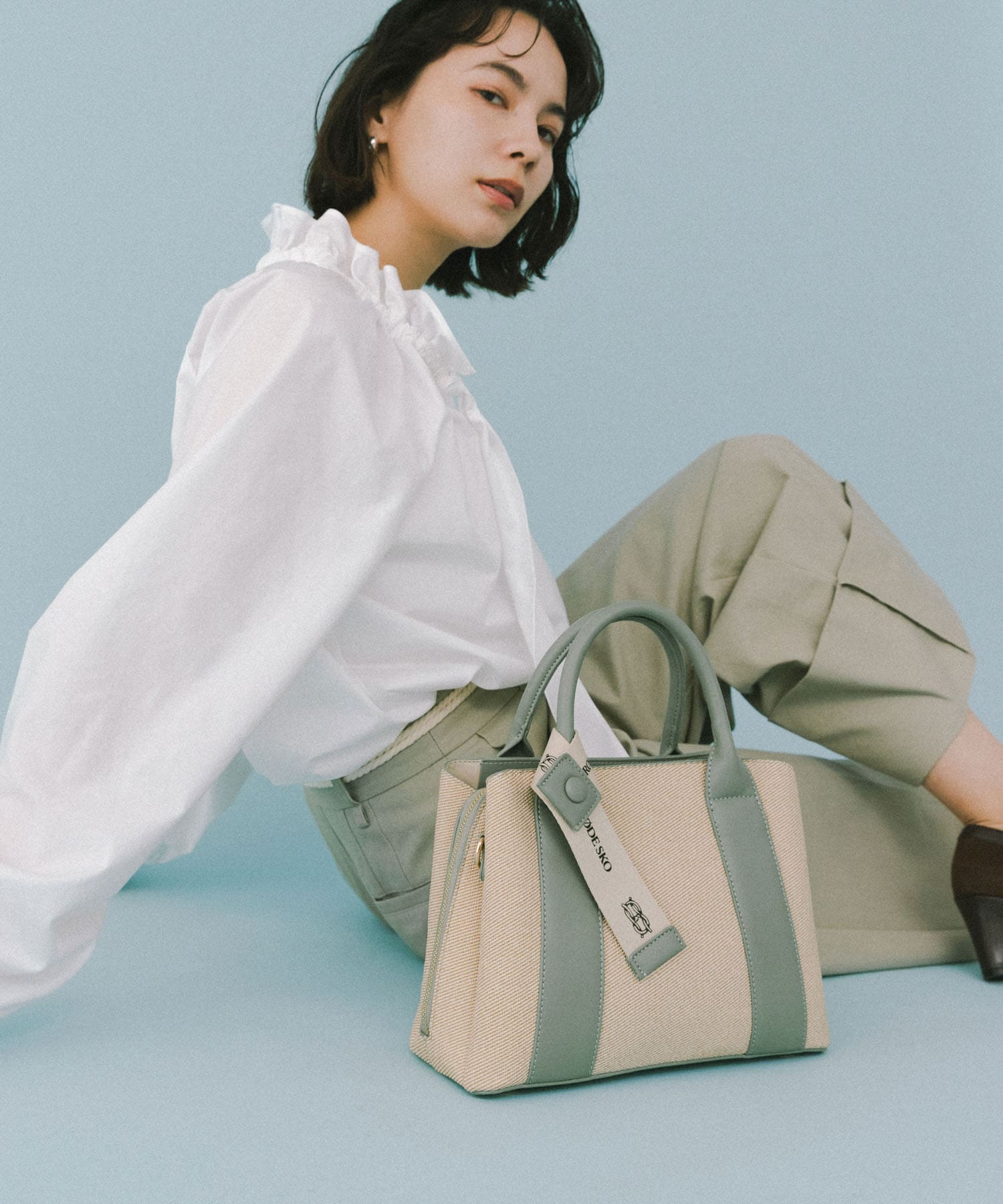 『Mサイズ』ロゴリボン付2WAYハンドバッグ OFFxMINT one