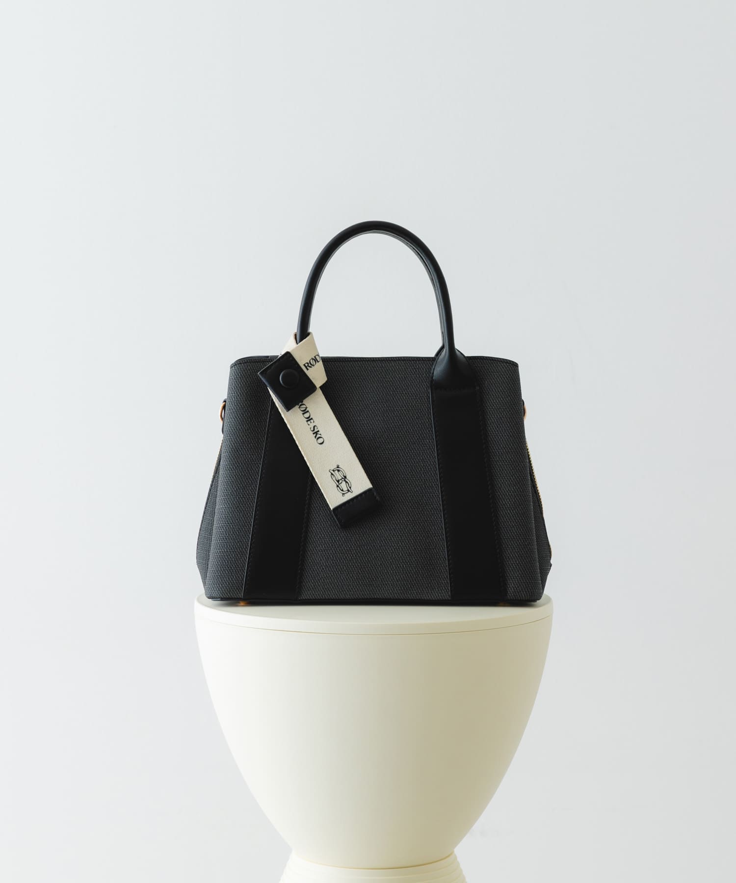 ロゴリボン付2WAYハンドバッグ BLKxBLK one