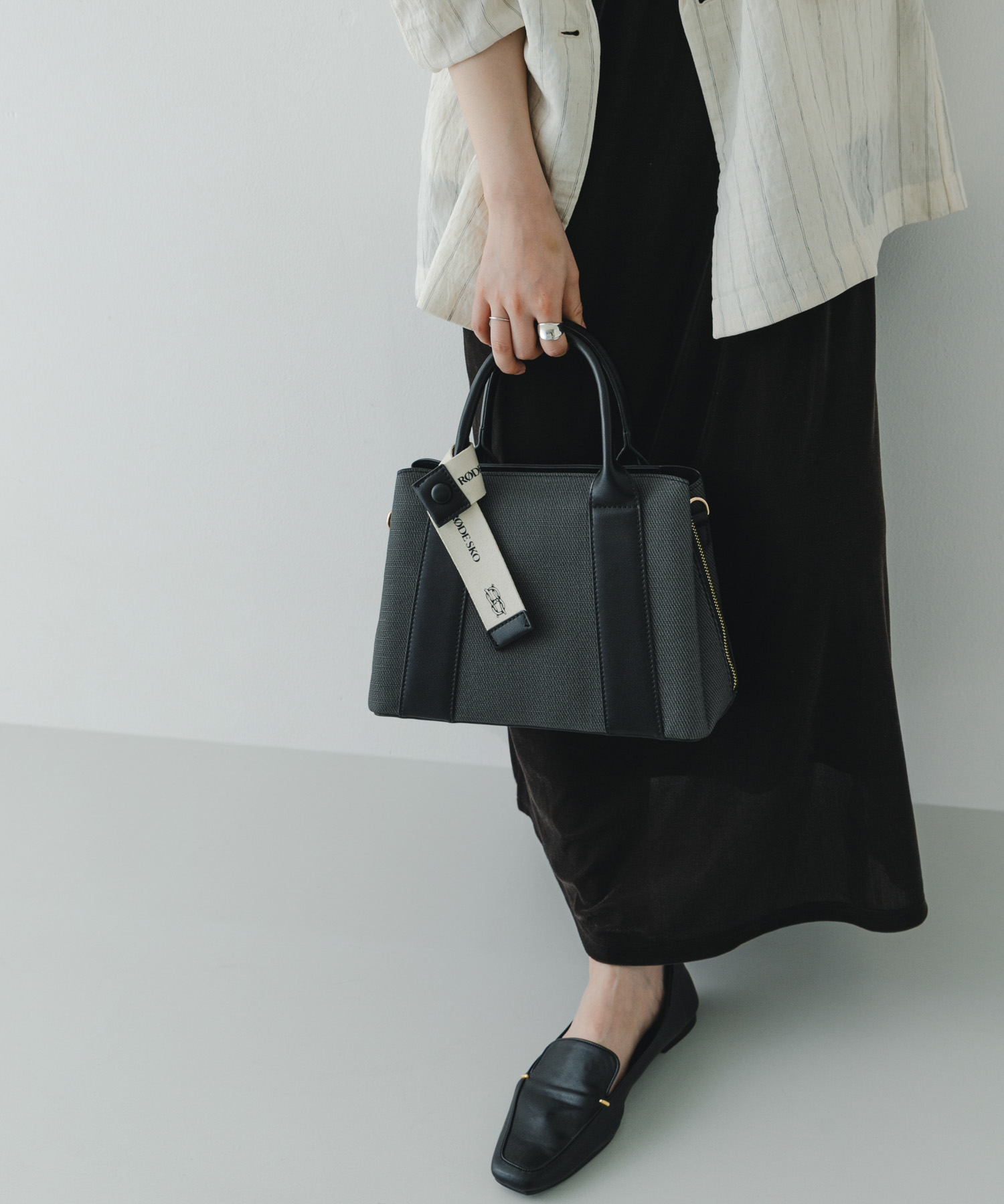 『Mサイズ』ロゴリボン付2WAYハンドバッグ BLKxBLK one