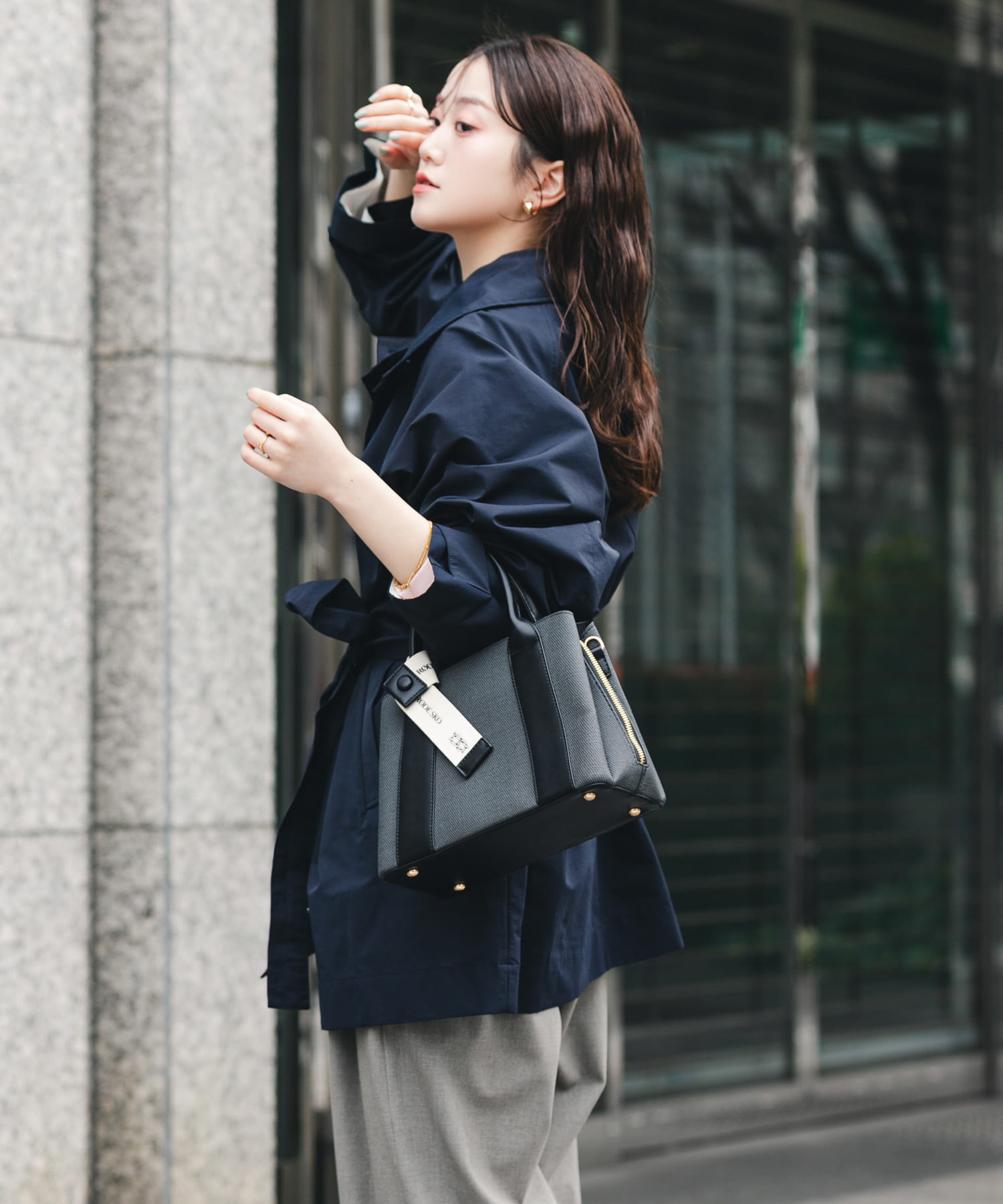 『Mサイズ』ロゴリボン付2WAYハンドバッグ BLKxBLK one