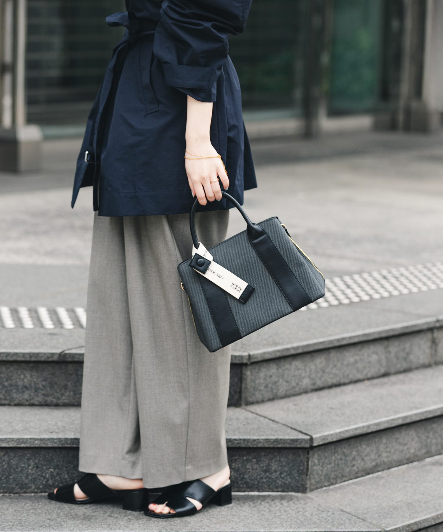 『Mサイズ』ロゴリボン付2WAYハンドバッグ BLKxBLK one