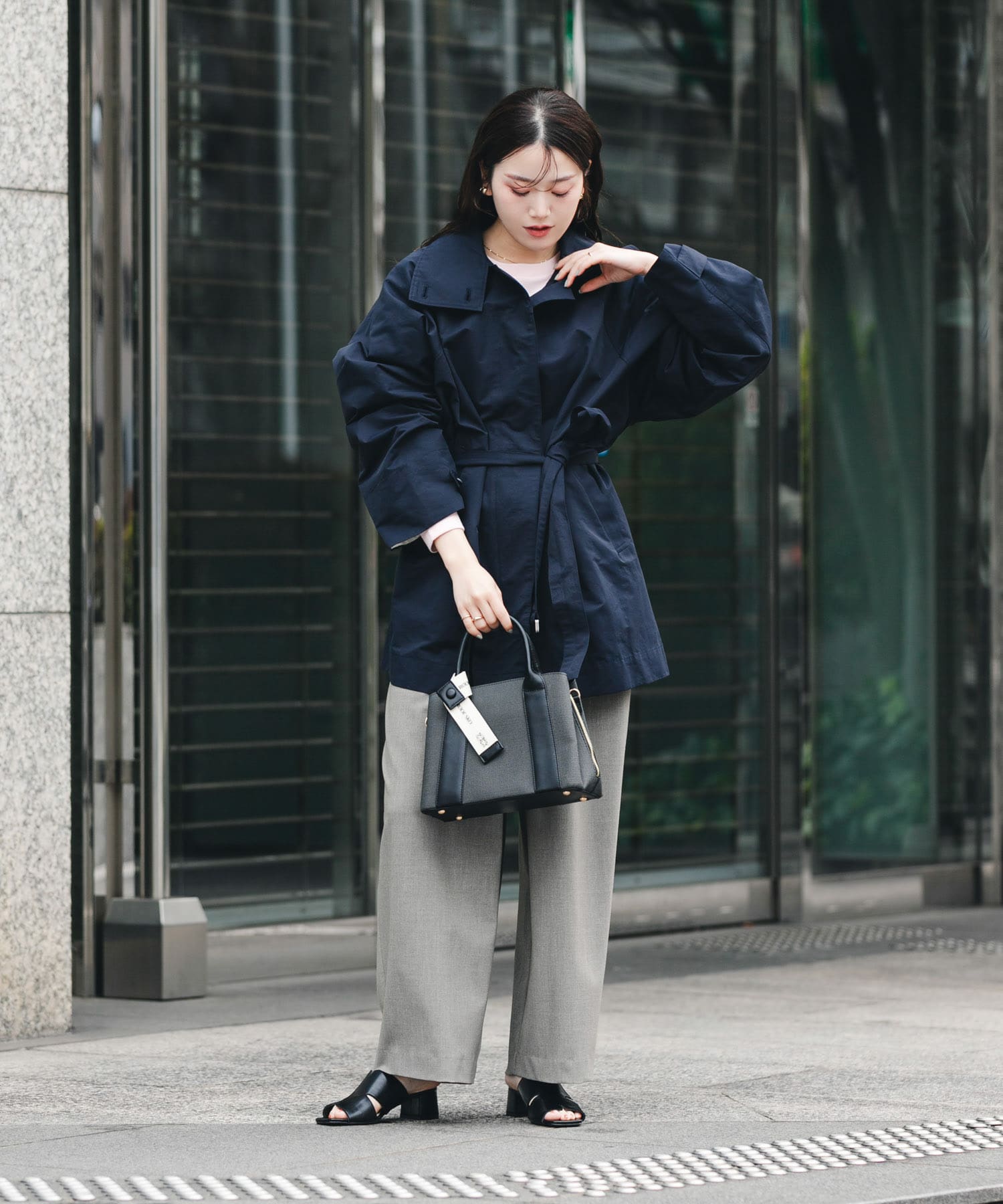 『Mサイズ』ロゴリボン付2WAYハンドバッグ BLKxBLK one