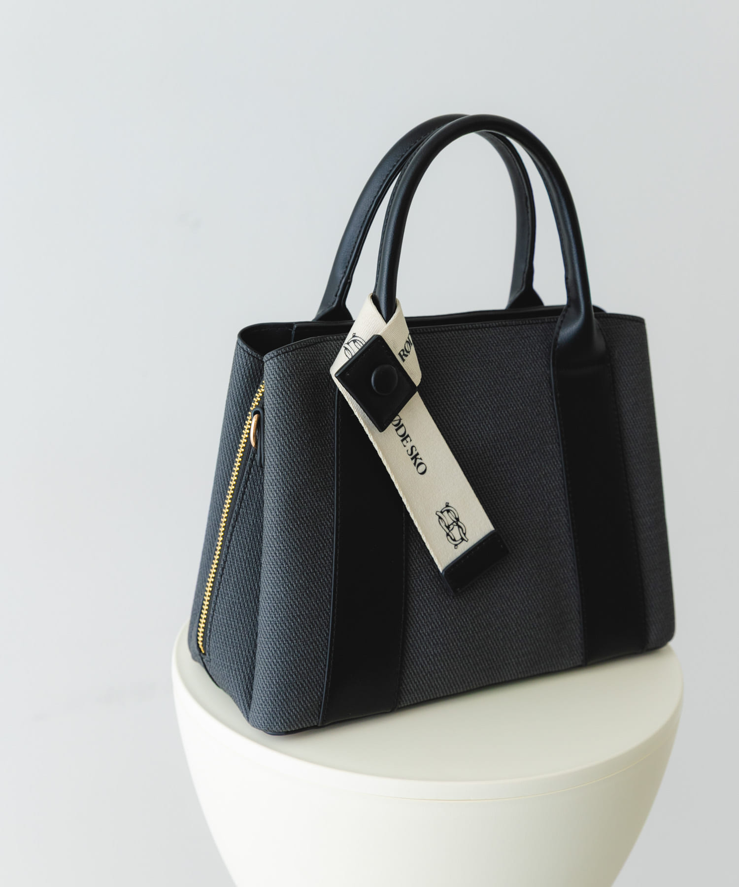 『Mサイズ』ロゴリボン付2WAYハンドバッグ BLKxBLK one