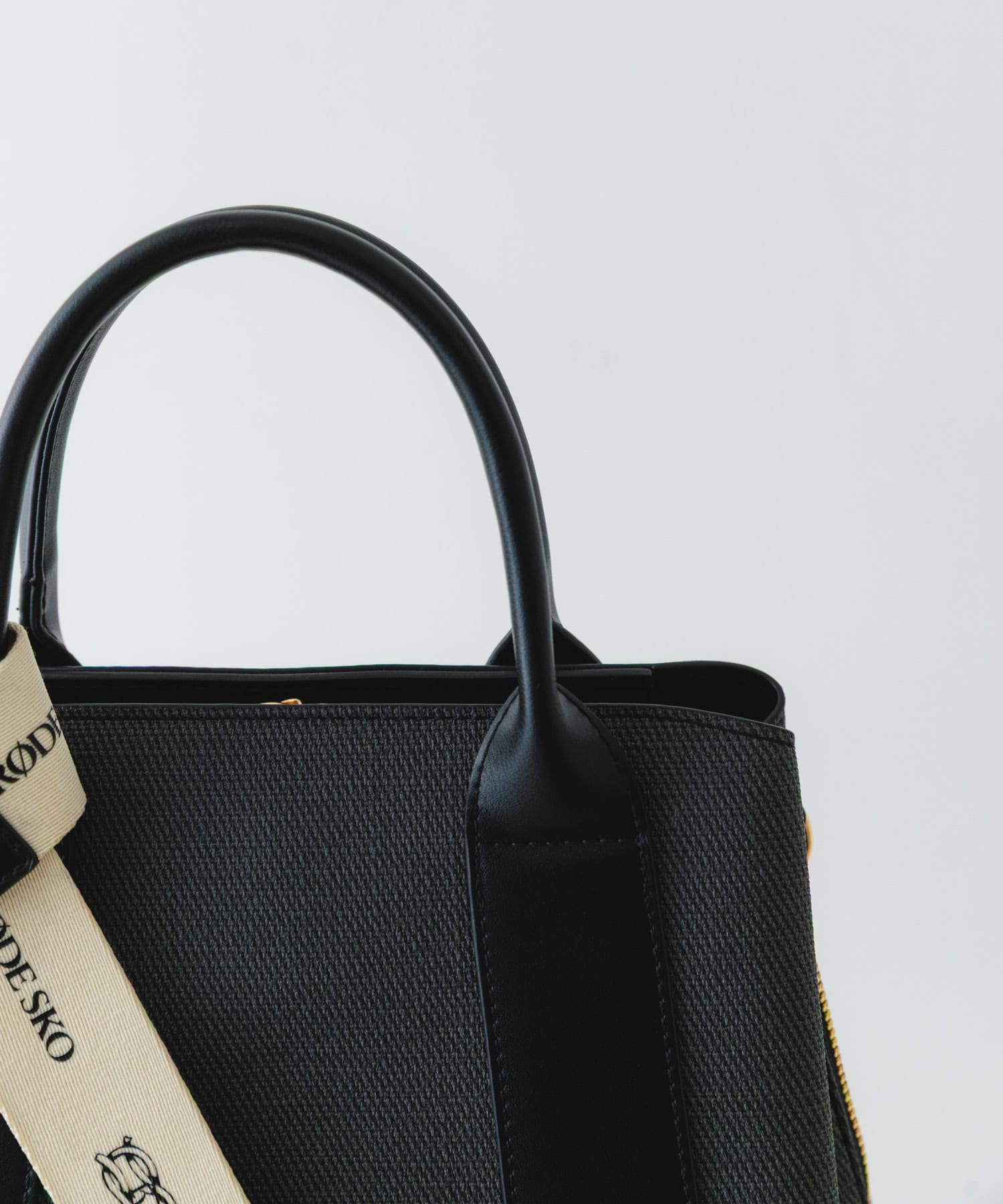 『Mサイズ』ロゴリボン付2WAYハンドバッグ BLKxBLK one