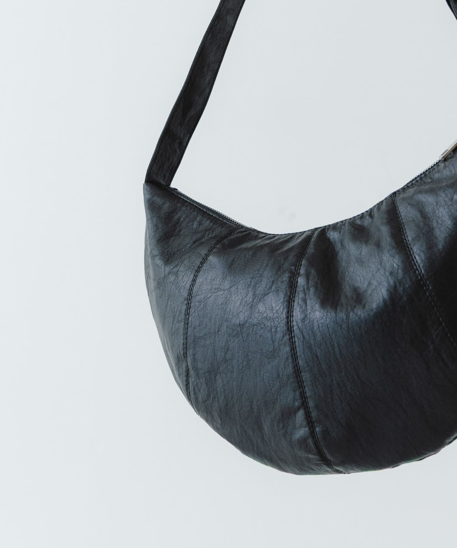 『WEB限定』クロワッサンショルダーバッグ BLACK one