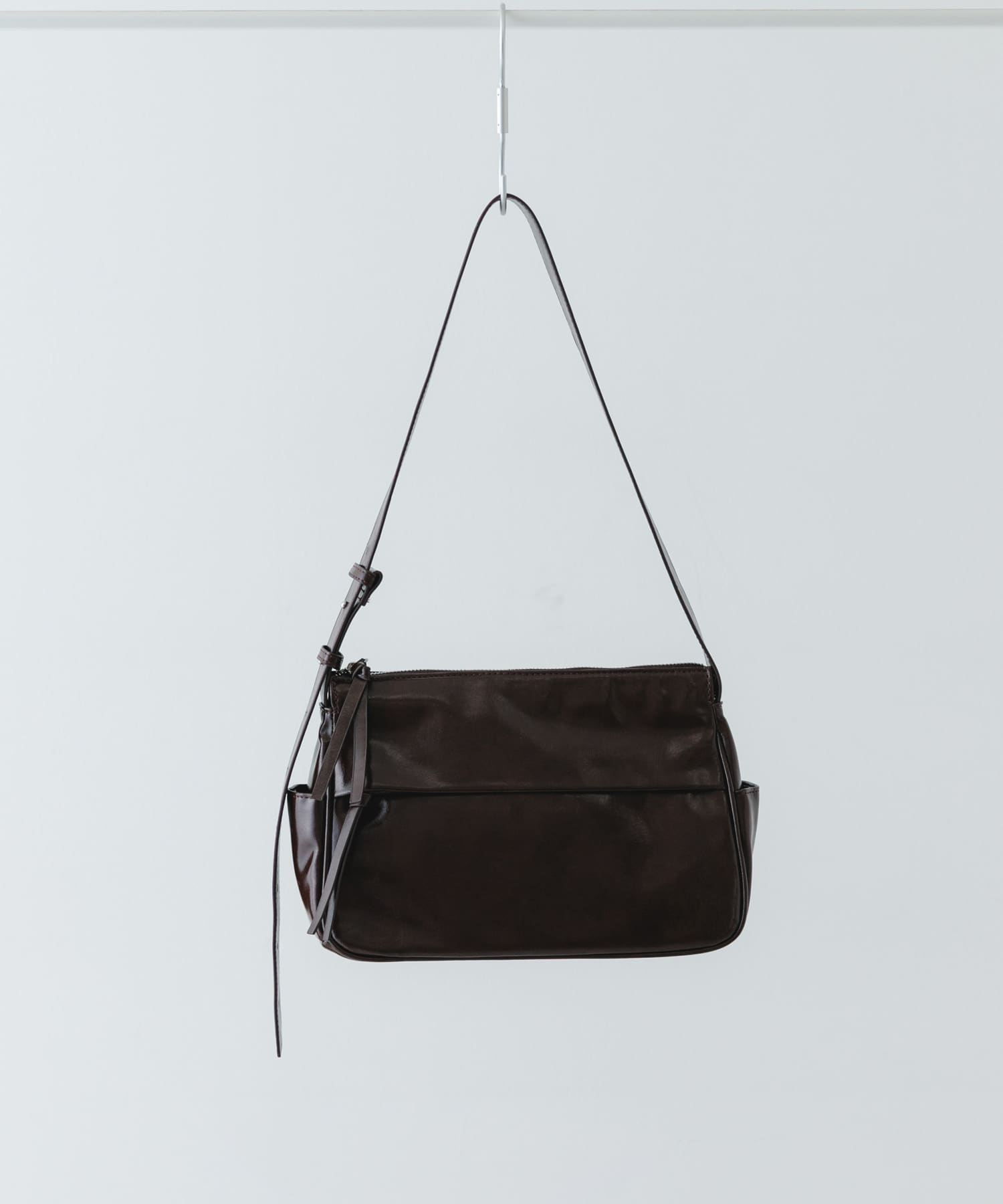 『WEB限定』ポケットワンショルダーミドルバッグ BROWN one
