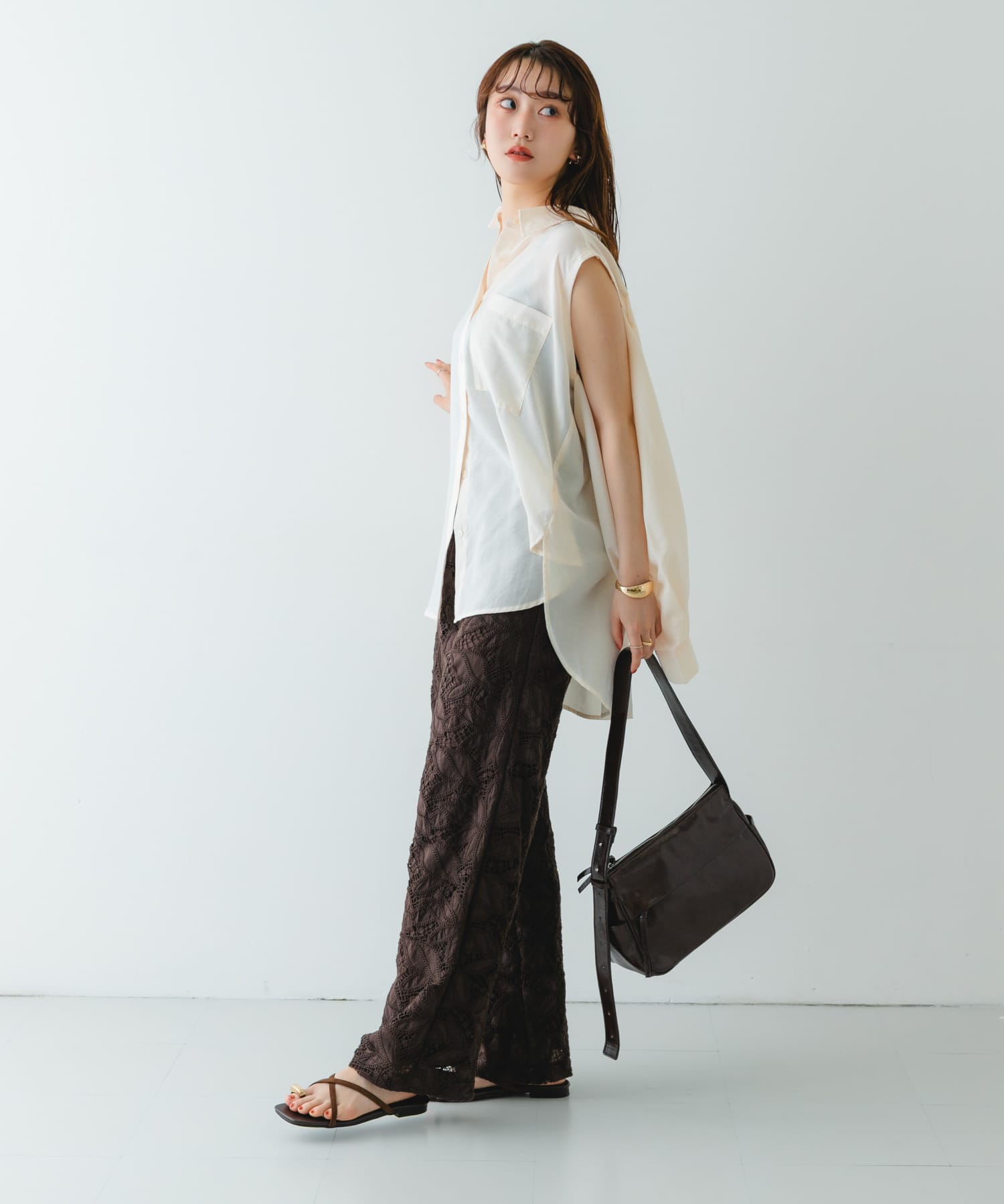 『WEB限定』ポケットワンショルダーミドルバッグ BROWN one