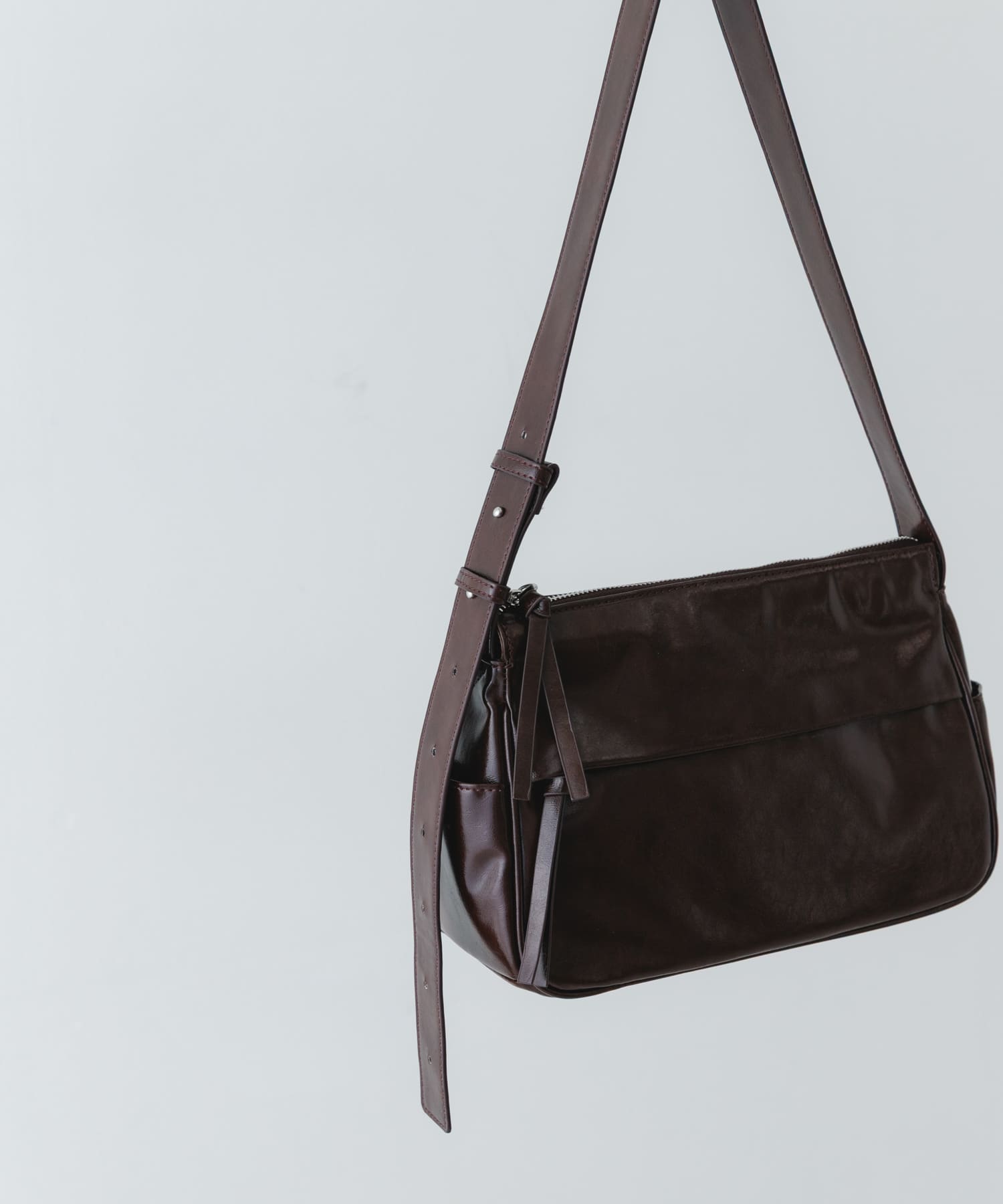 『WEB限定』ポケットワンショルダーミドルバッグ BROWN one