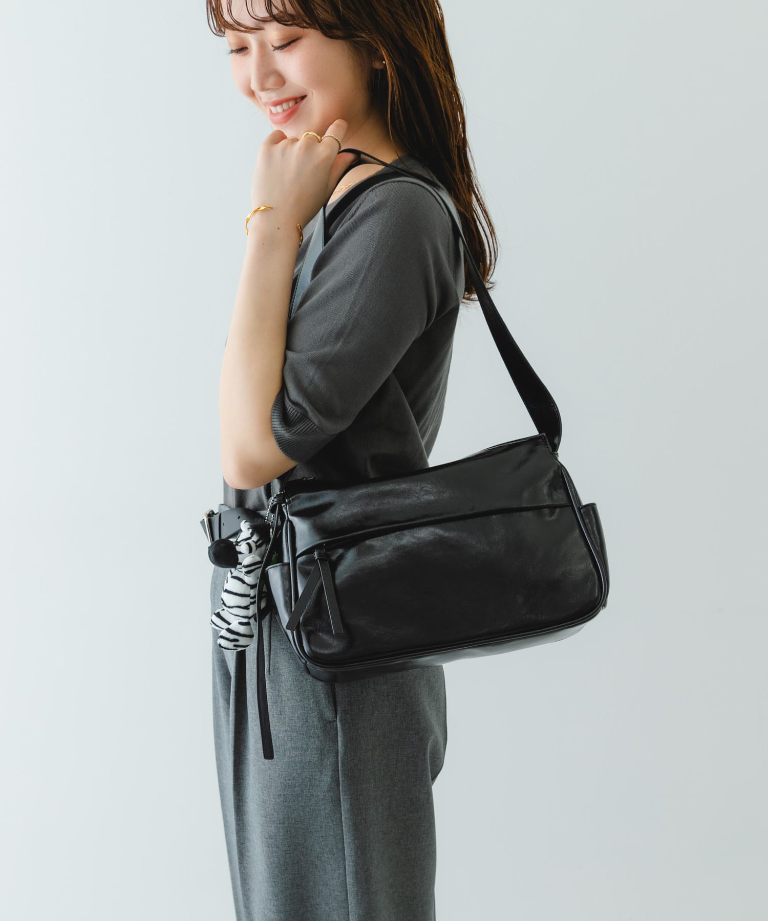 『WEB限定』ポケットワンショルダーミドルバッグ BLACK one