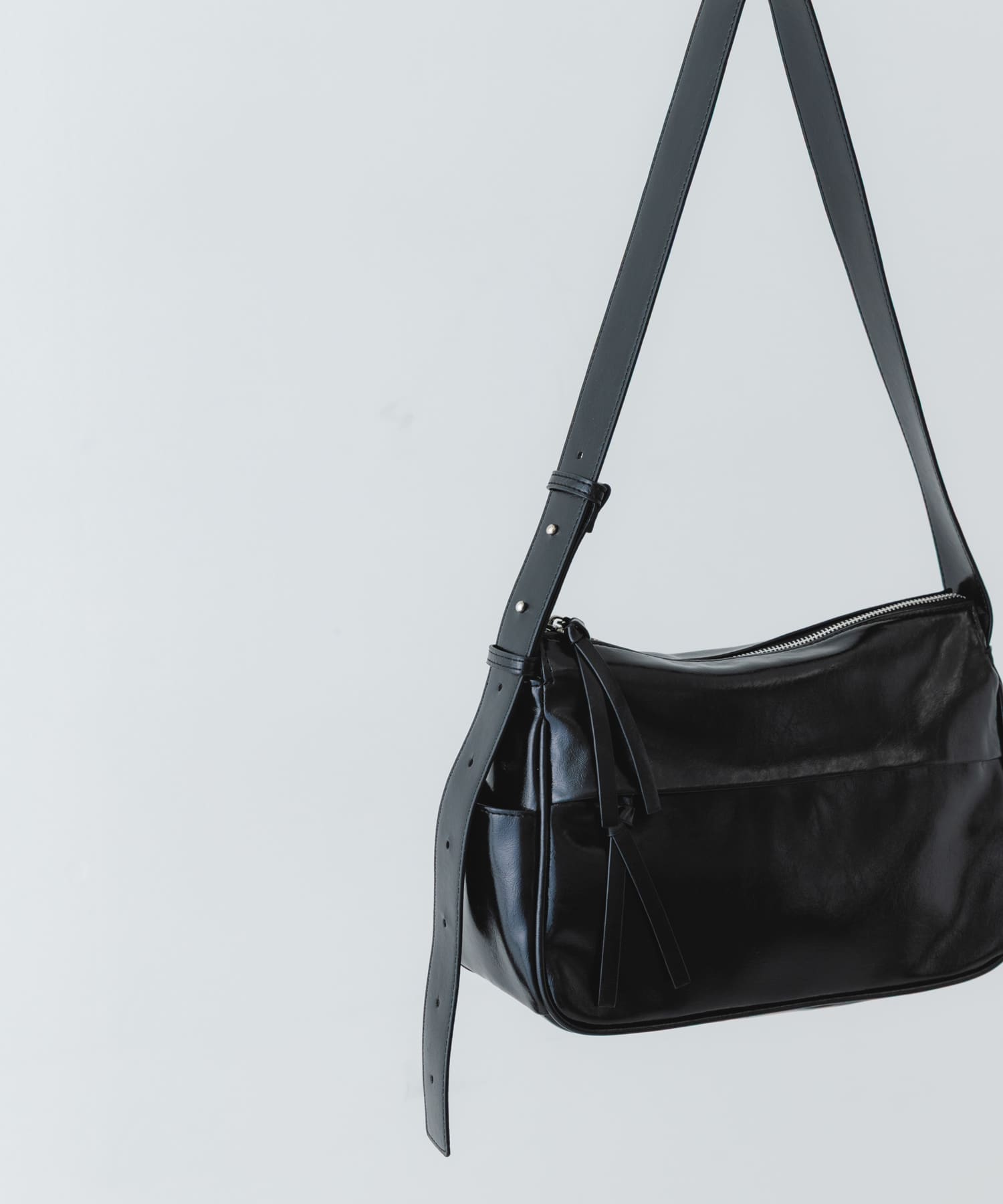 『WEB限定』ポケットワンショルダーミドルバッグ BLACK one