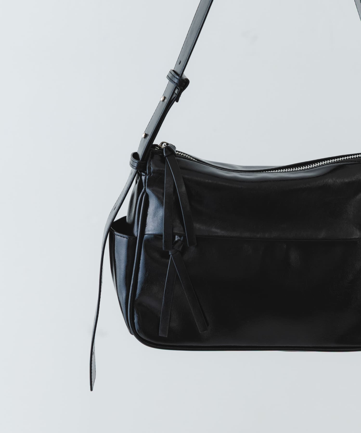 『WEB限定』ポケットワンショルダーミドルバッグ BLACK one