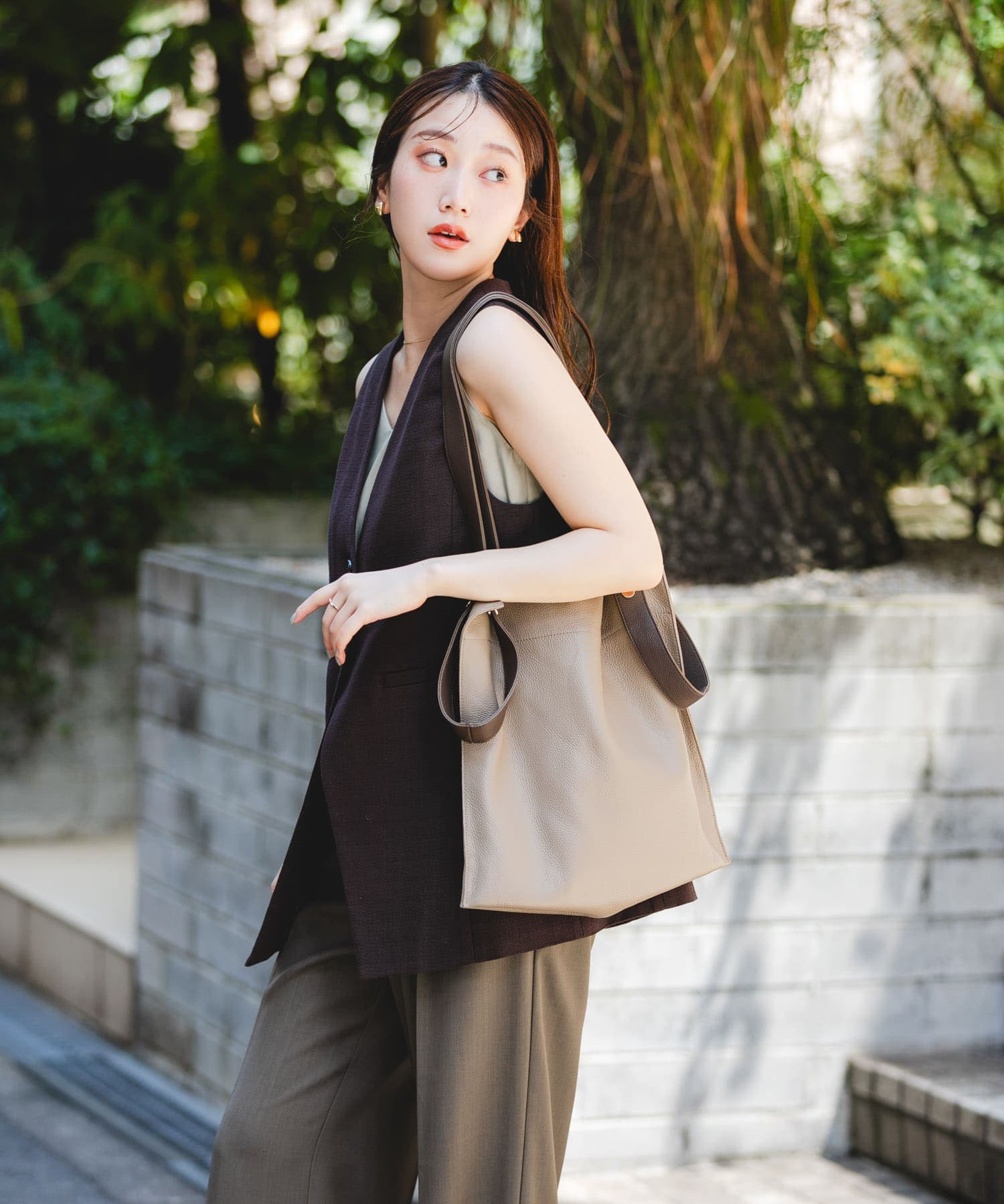 『一部別注カラー』BEAURE　カウレザー2デザインベルトバッグ GRYxMARRON one