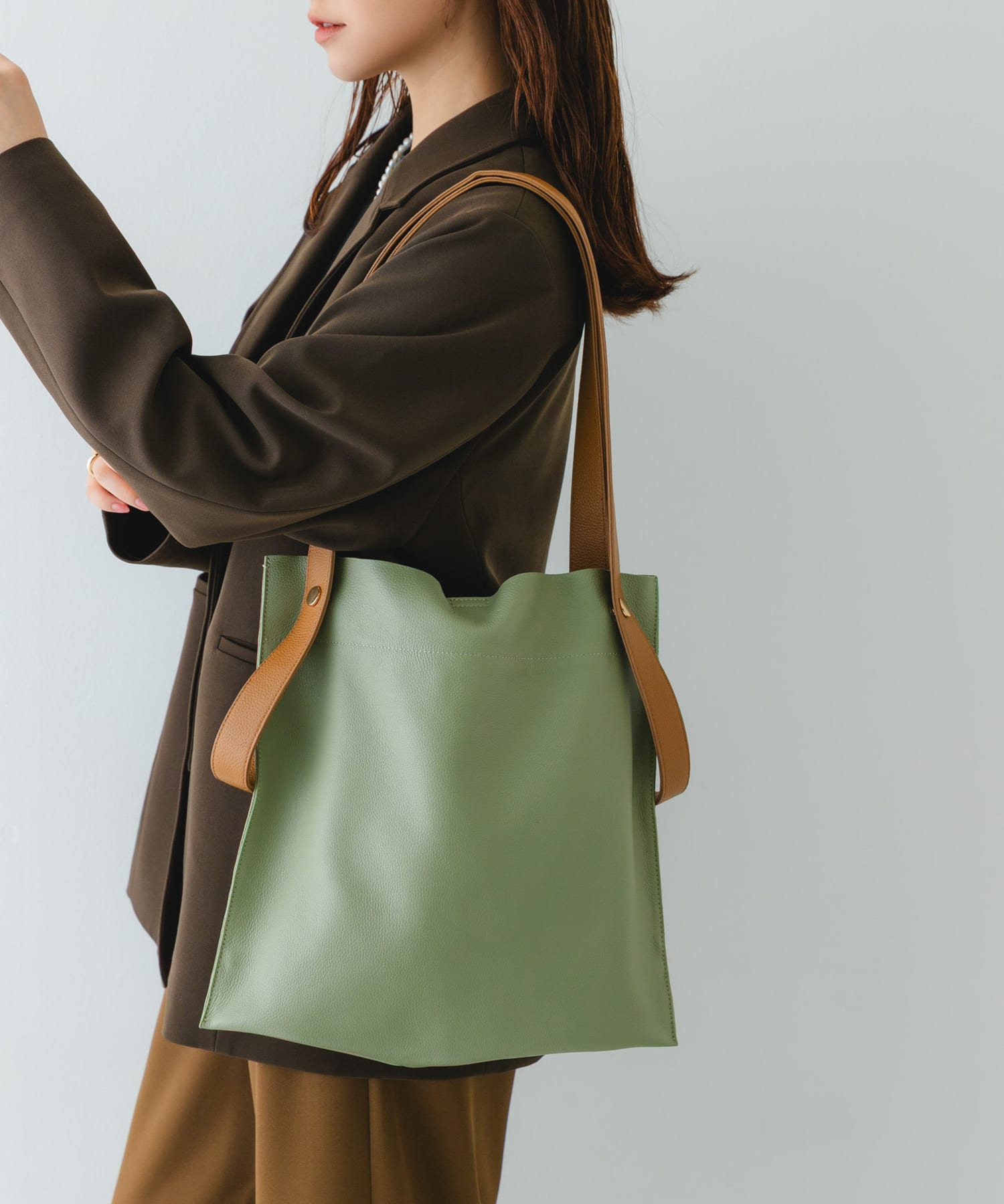 『一部別注カラー』BEAURE　カウレザー2デザインベルトバッグ PISTxCML one